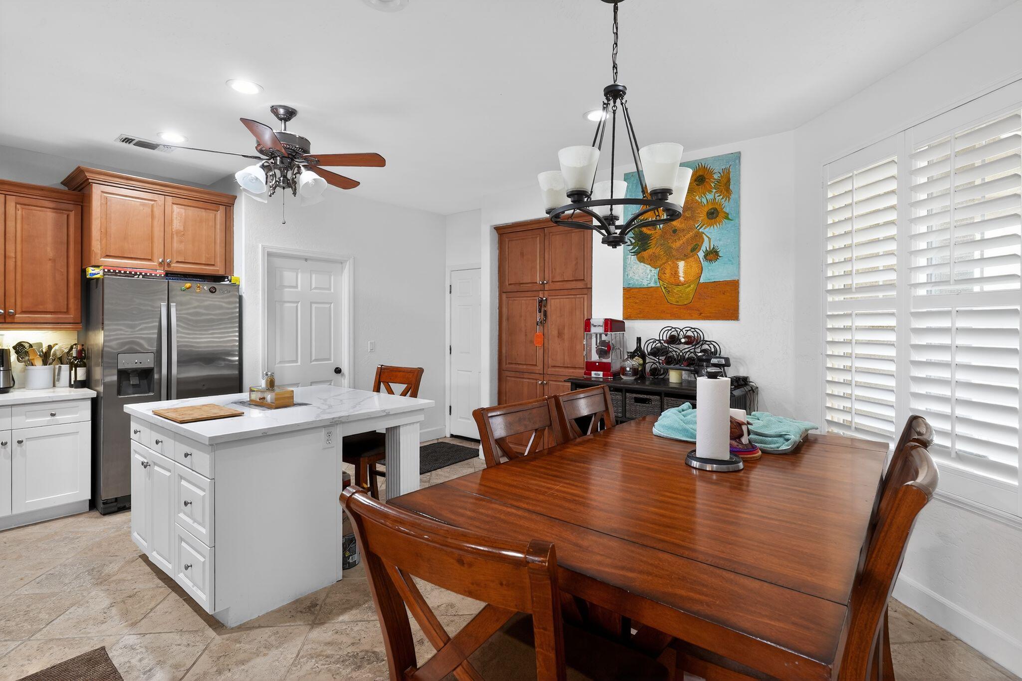 1832 N Vickie St, Visalia, CA 93291