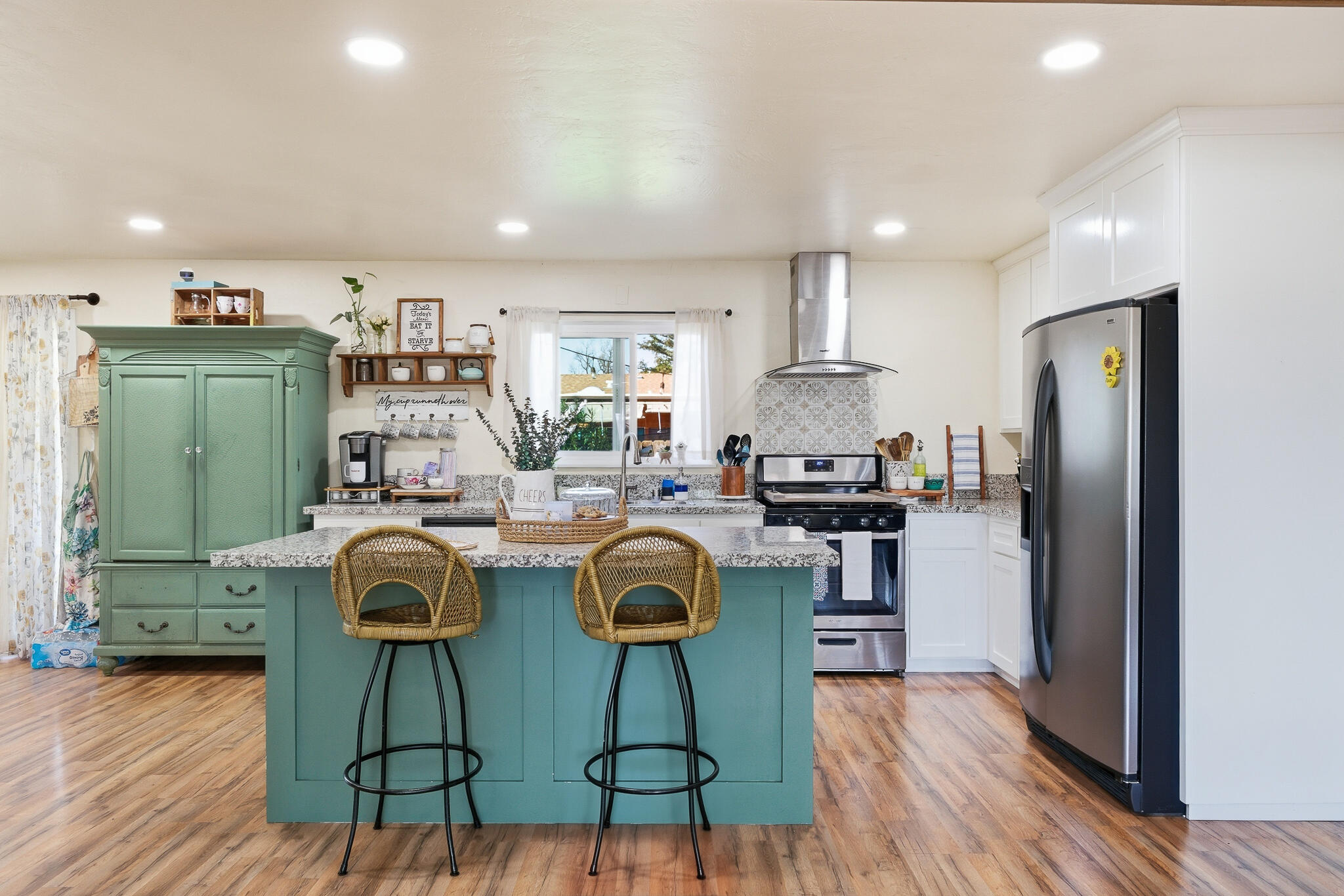 2808 W Tulare Ave, Visalia, CA 93277