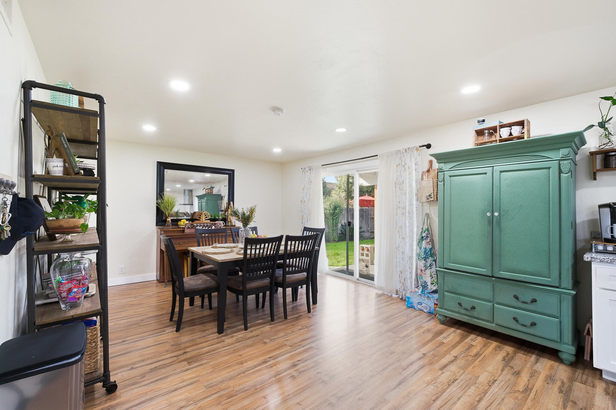 2808 W Tulare Ave, Visalia, CA 93277