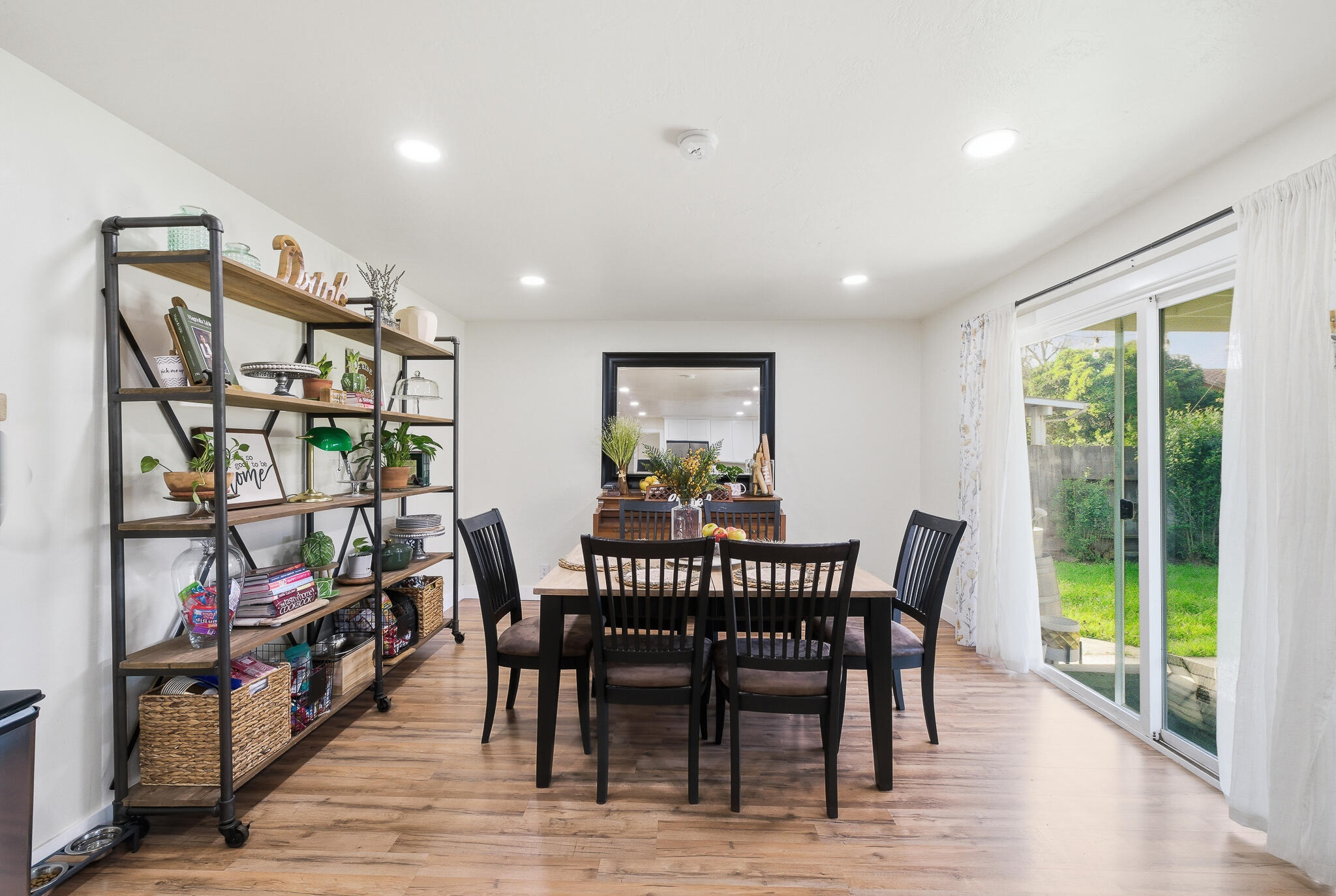 2808 W Tulare Ave, Visalia, CA 93277