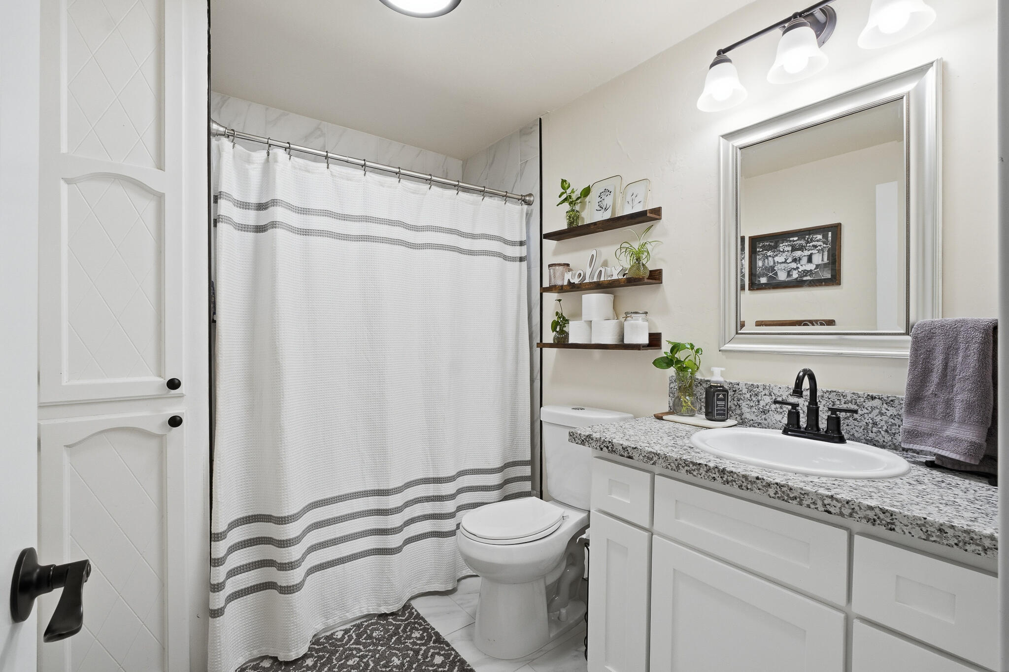 2808 W Tulare Ave, Visalia, CA 93277