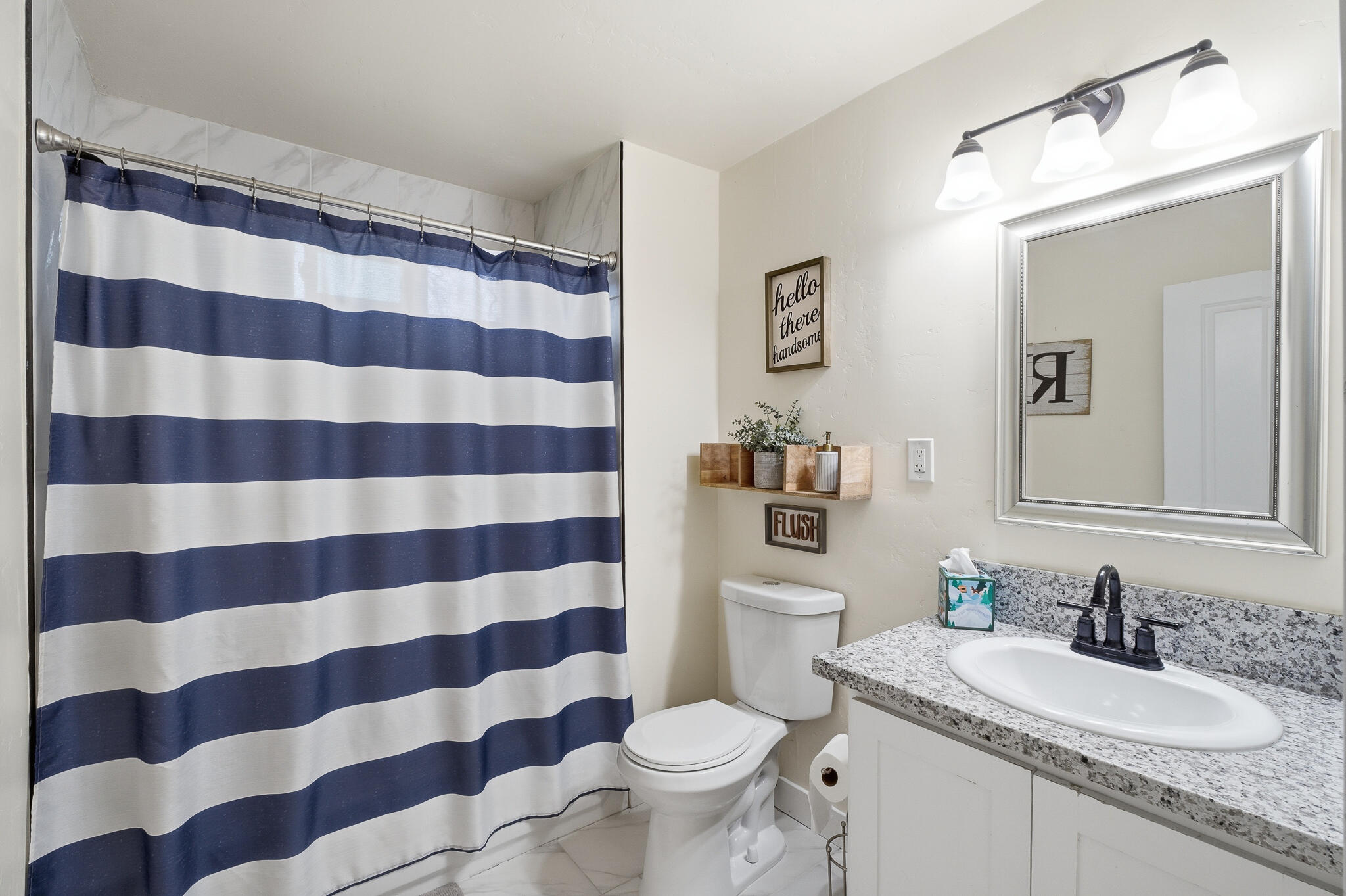 2808 W Tulare Ave, Visalia, CA 93277