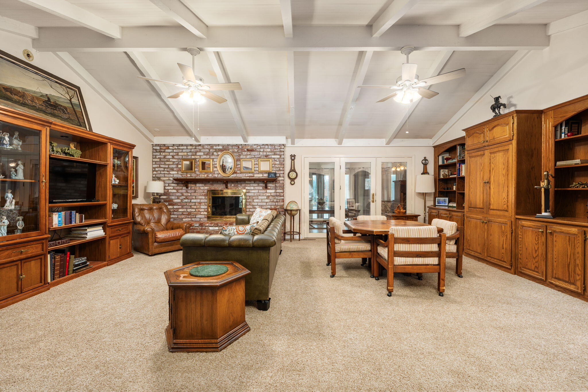 1113 N Manor Dr, Tulare, CA 93274