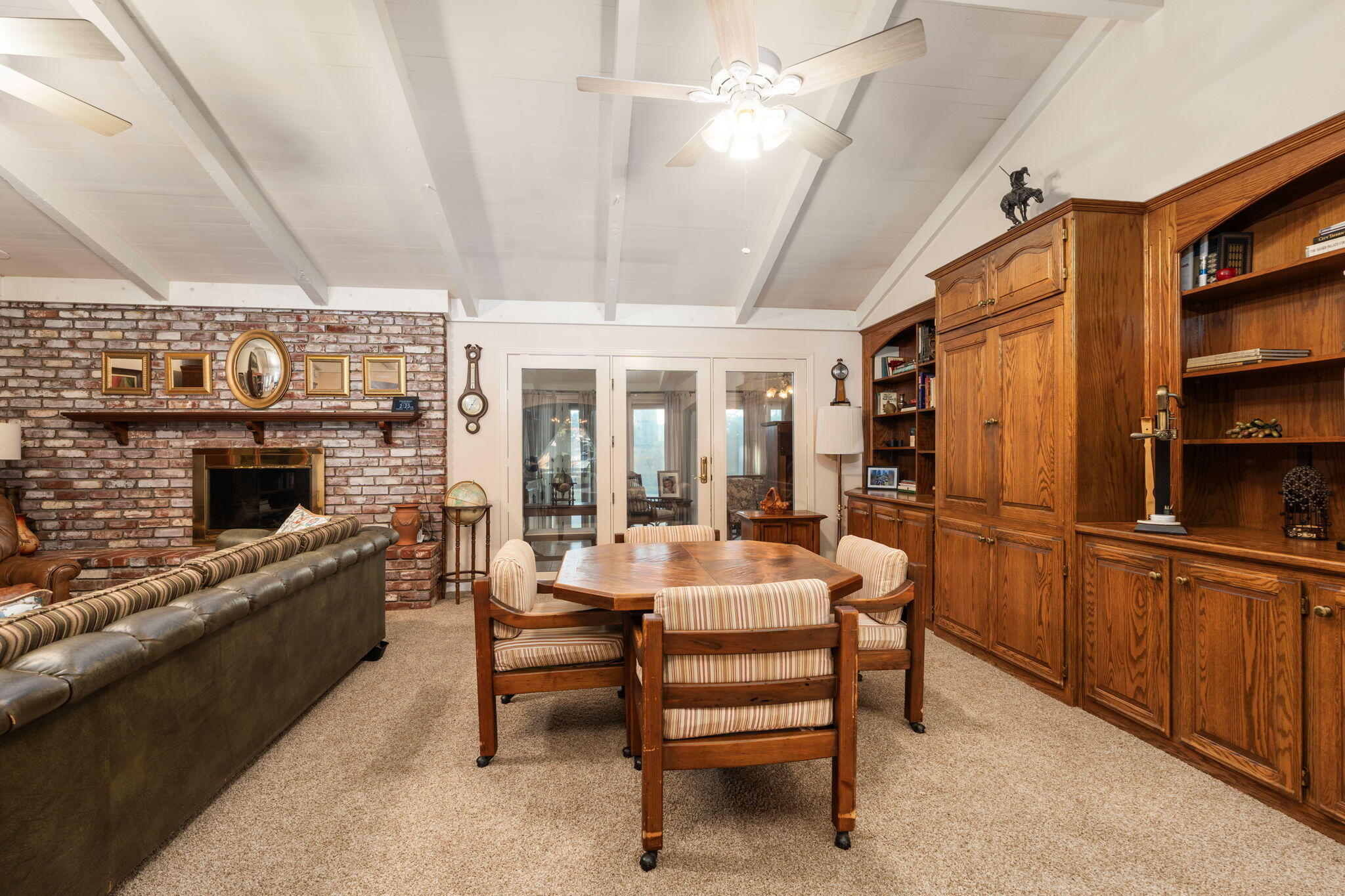 1113 N Manor Dr, Tulare, CA 93274