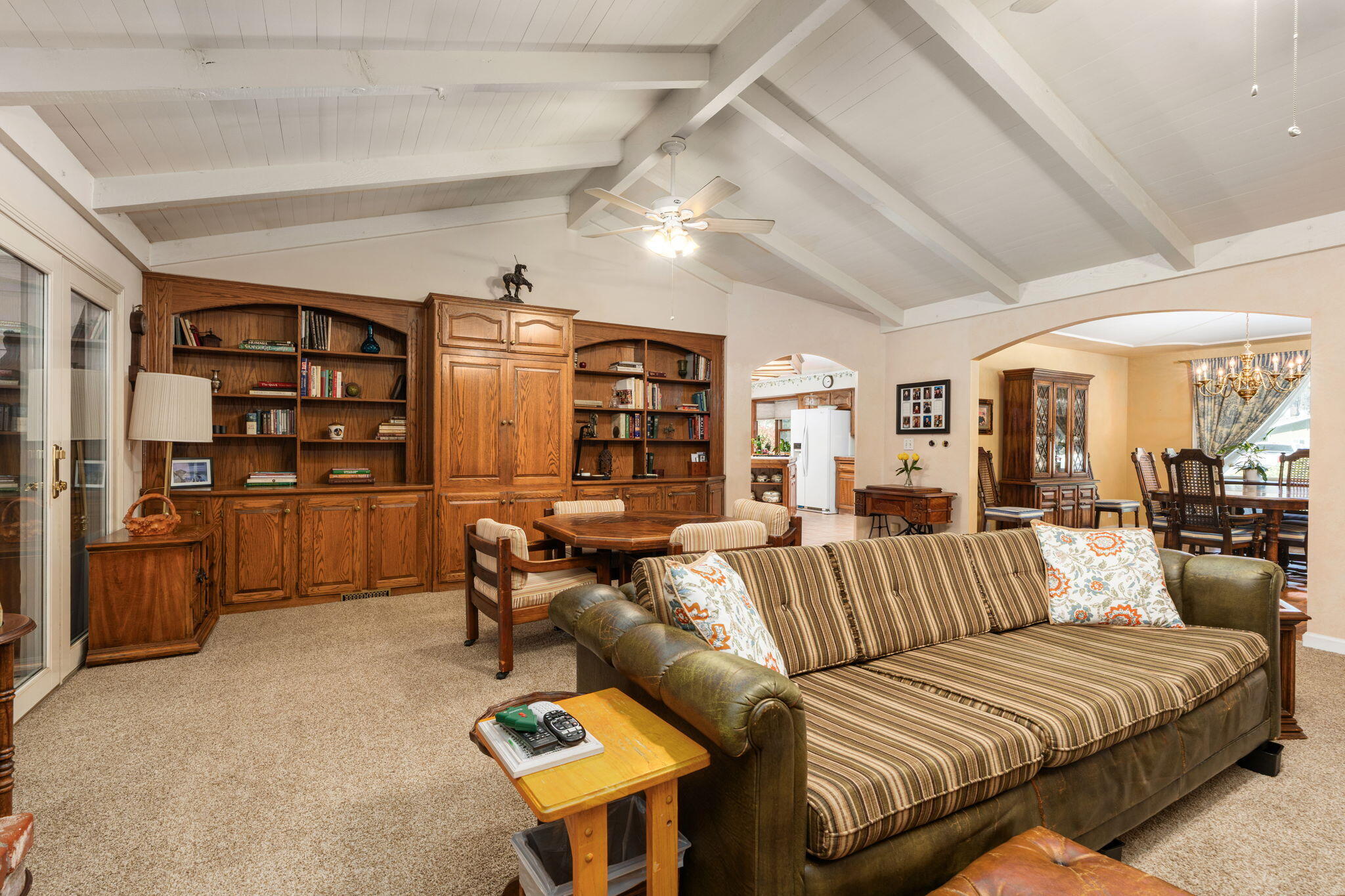 1113 N Manor Dr, Tulare, CA 93274