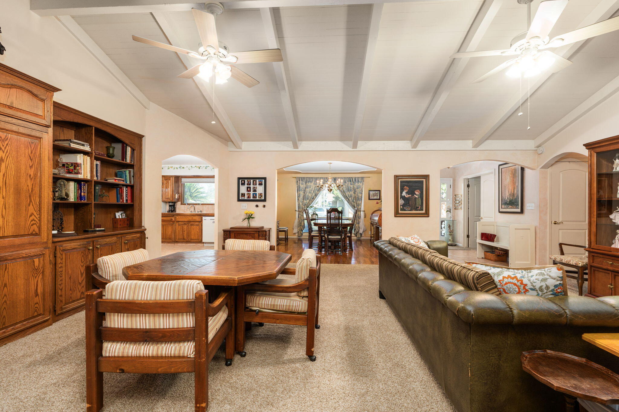 1113 N Manor Dr, Tulare, CA 93274