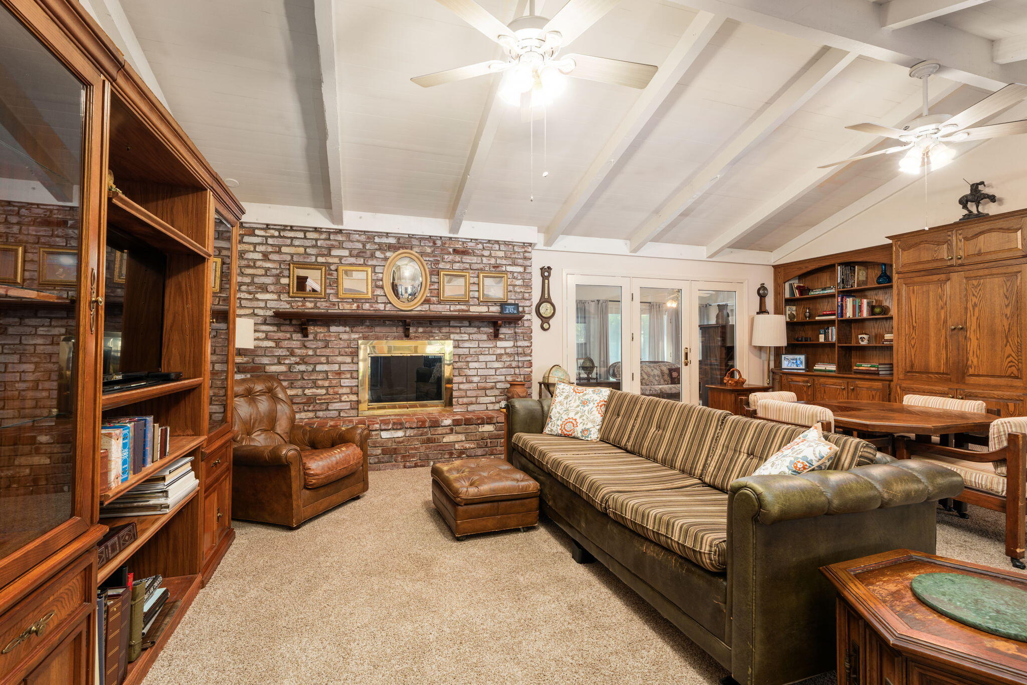 1113 N Manor Dr, Tulare, CA 93274