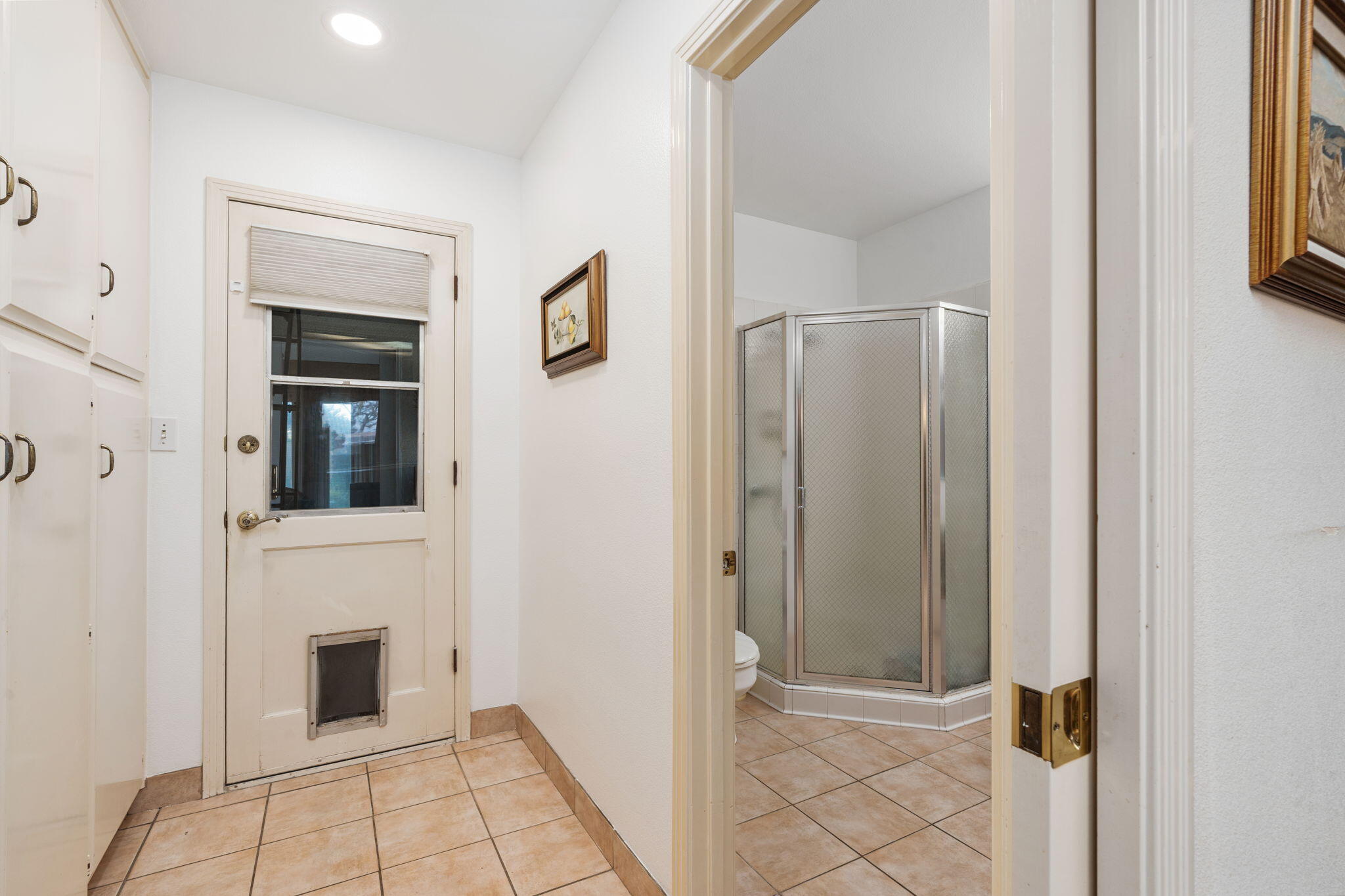 1113 N Manor Dr, Tulare, CA 93274