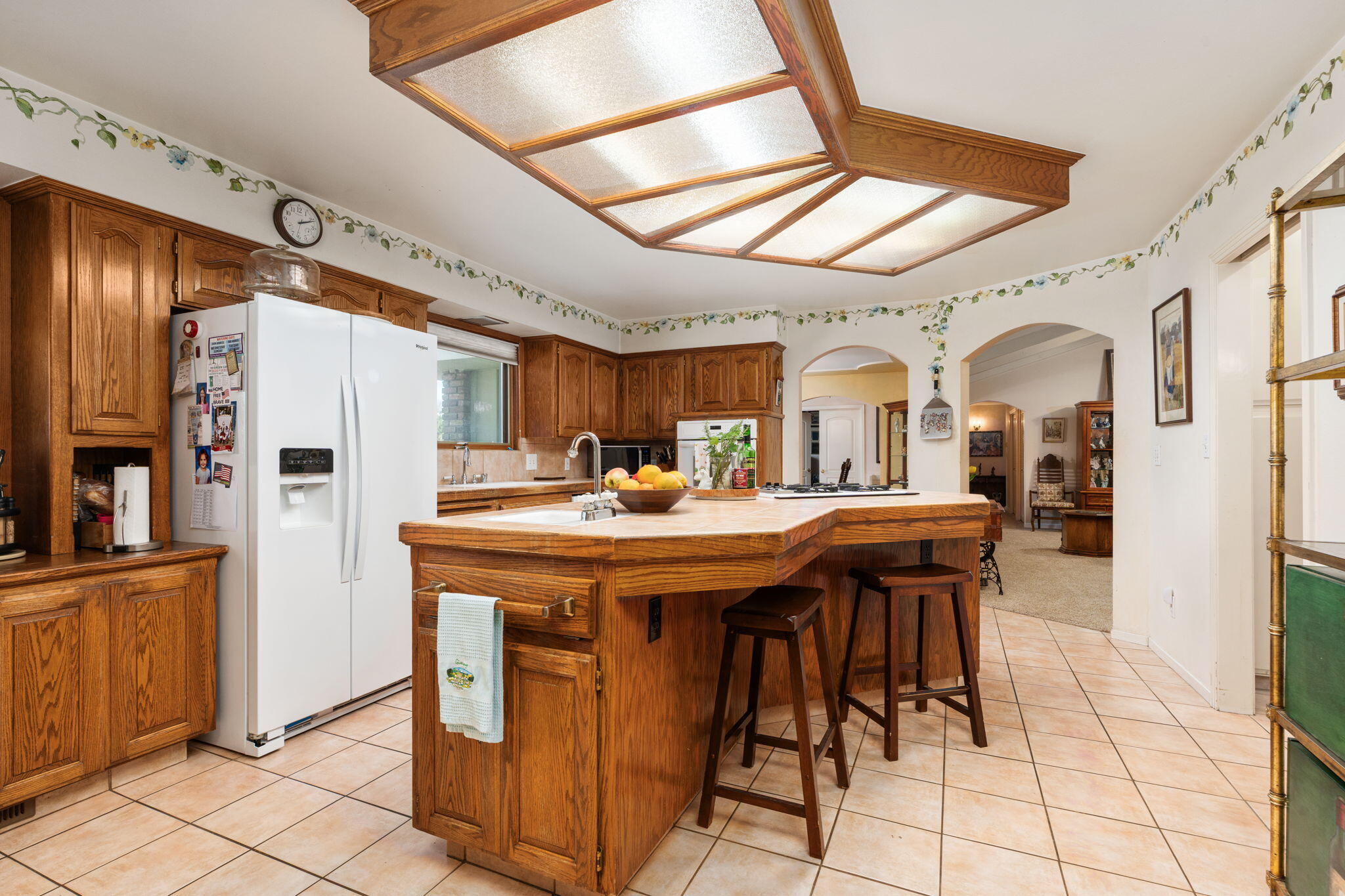 1113 N Manor Dr, Tulare, CA 93274