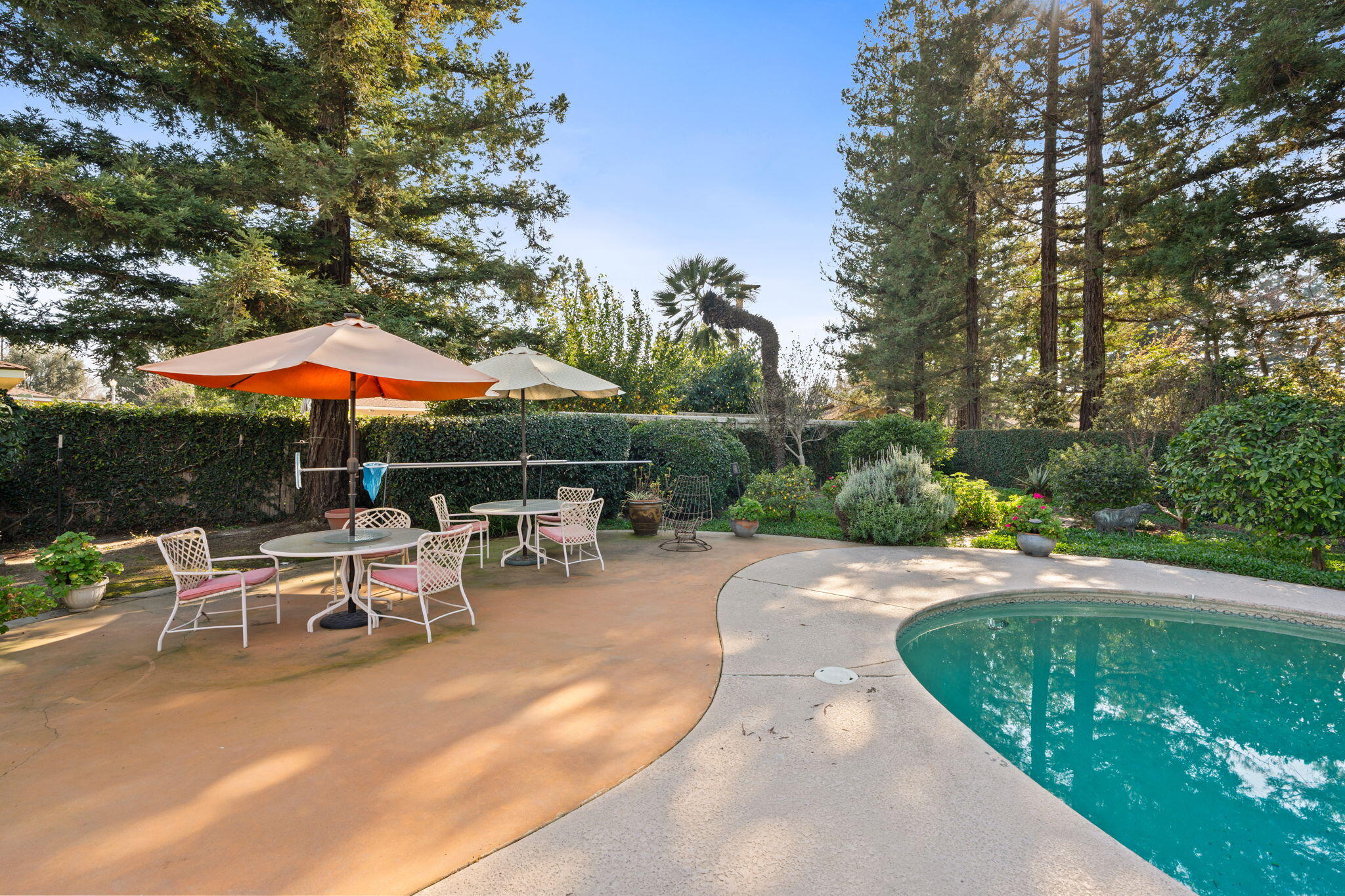 1113 N Manor Dr, Tulare, CA 93274