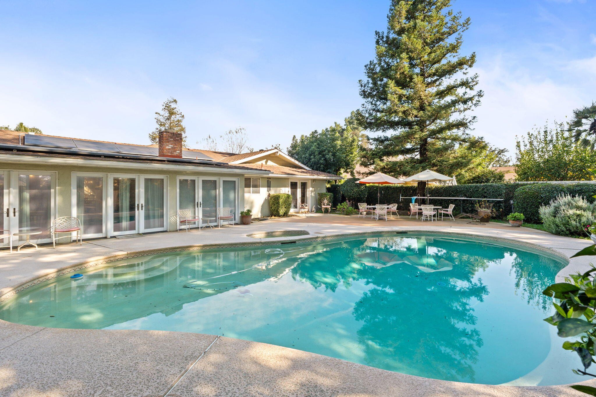 1113 N Manor Dr, Tulare, CA 93274