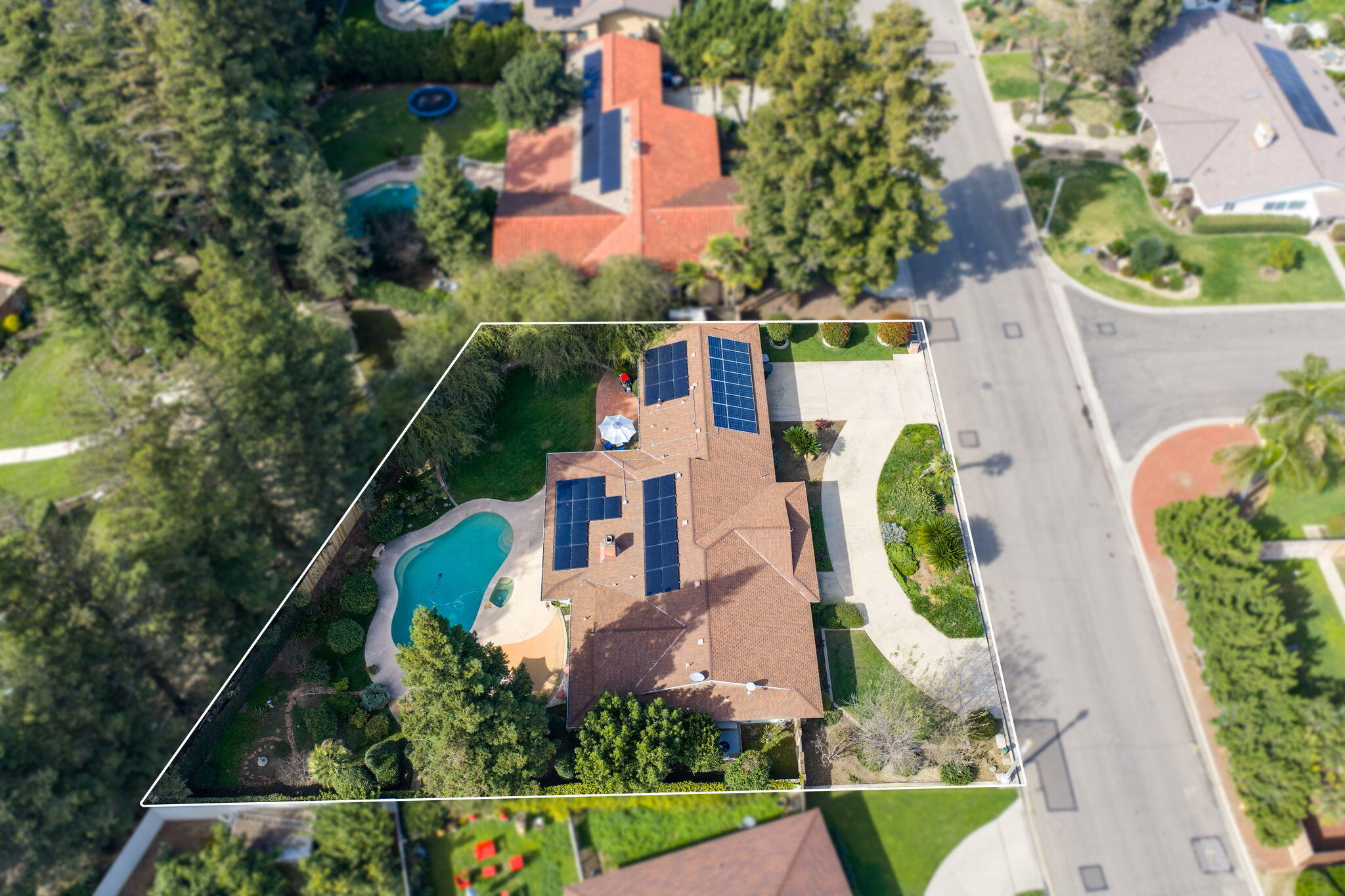 1113 N Manor Dr, Tulare, CA 93274