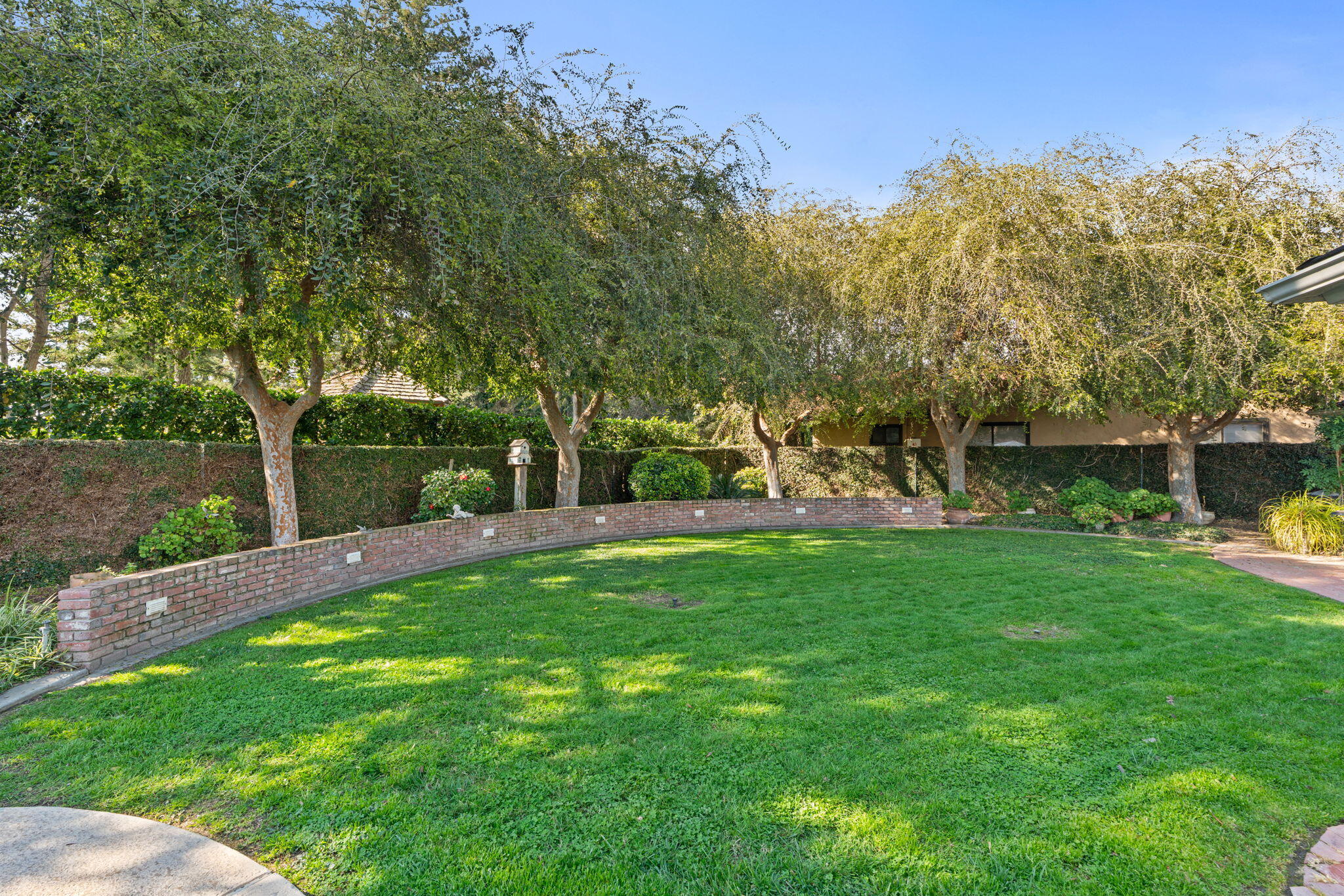 1113 N Manor Dr, Tulare, CA 93274