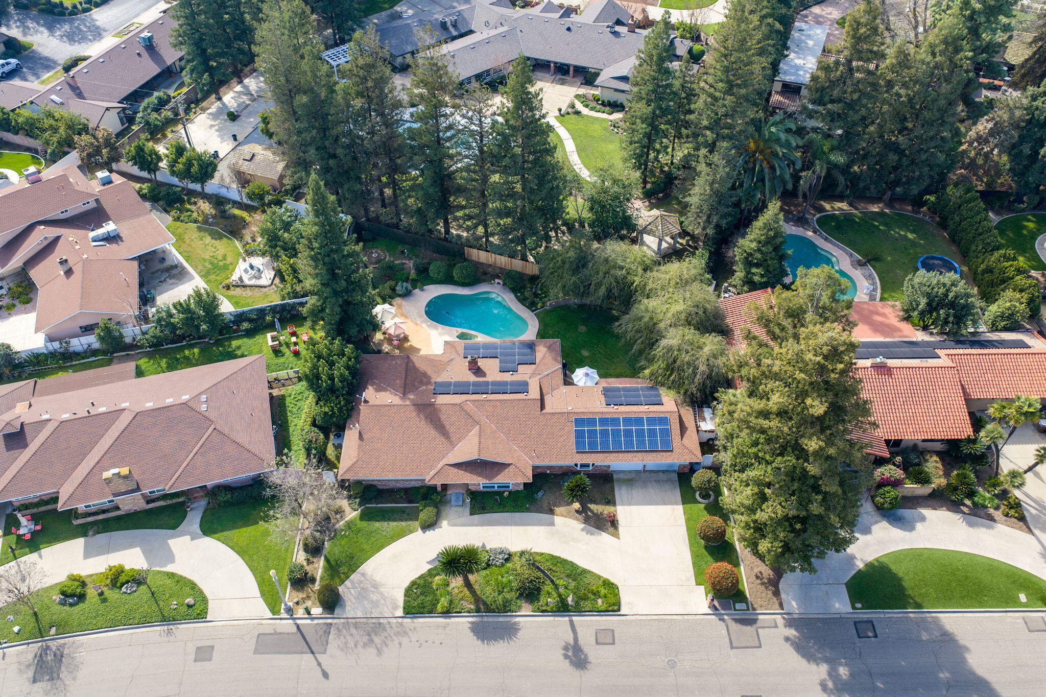 1113 N Manor Dr, Tulare, CA 93274