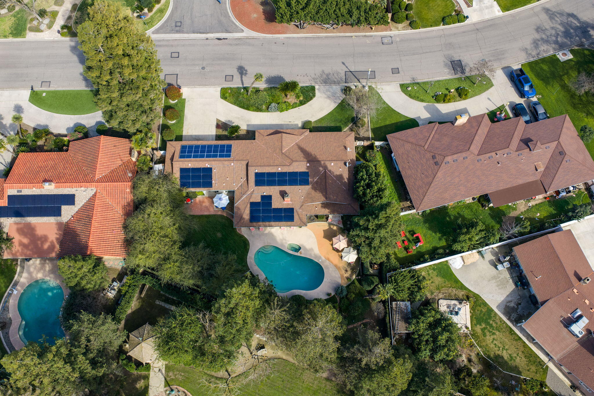 1113 N Manor Dr, Tulare, CA 93274