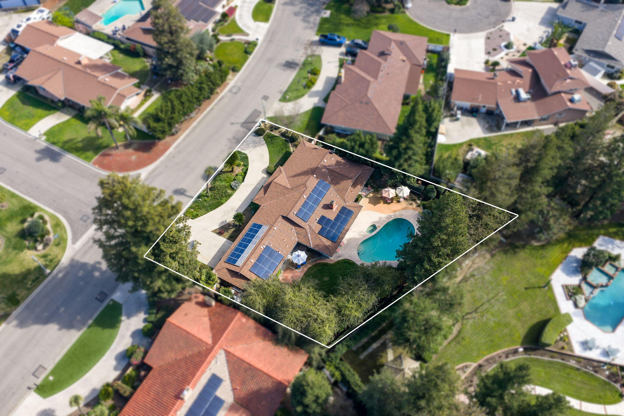 1113 N Manor Dr, Tulare, CA 93274