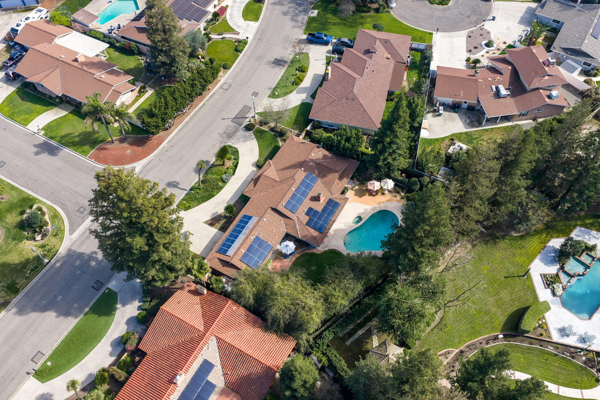 1113 N Manor Dr, Tulare, CA 93274