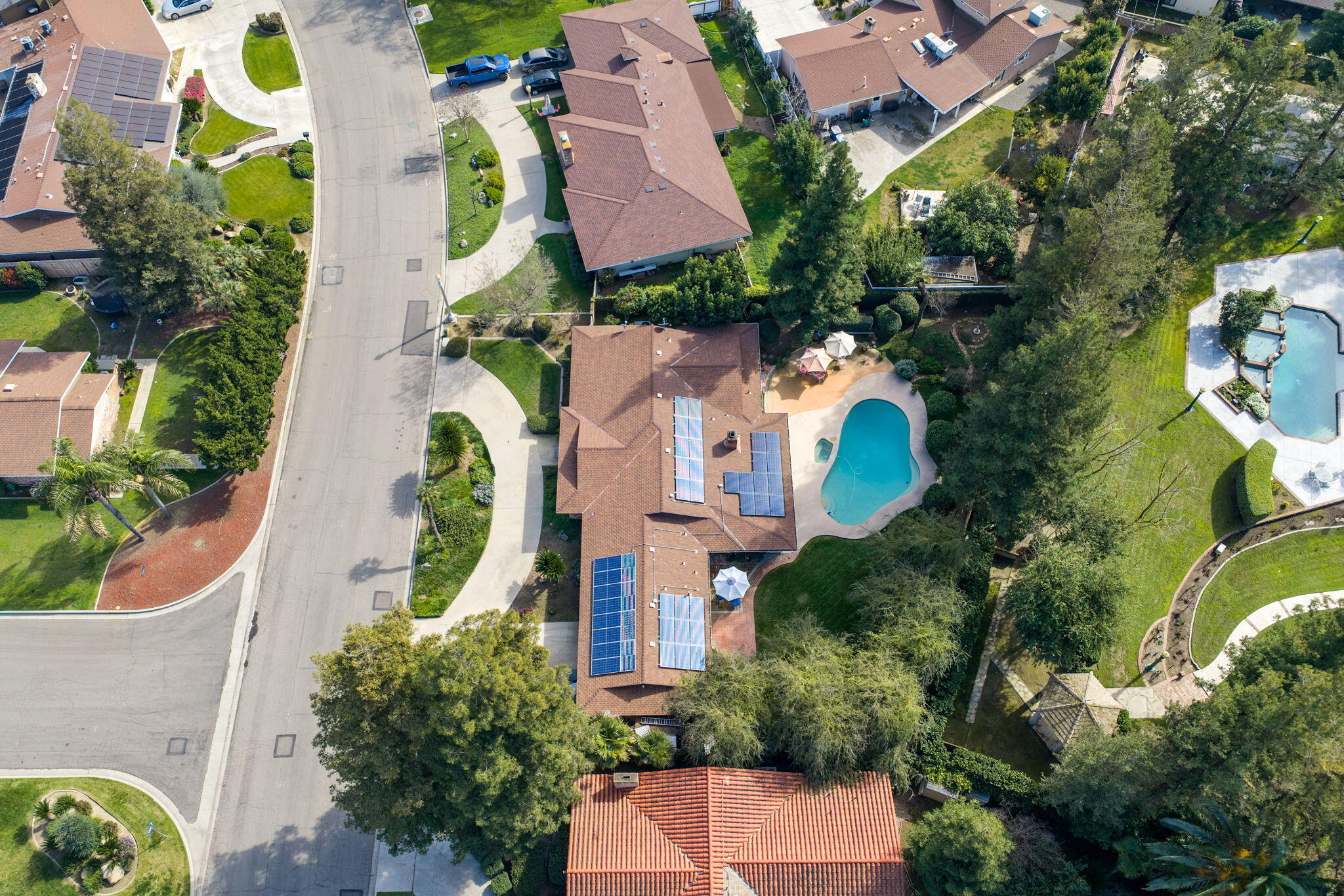 1113 N Manor Dr, Tulare, CA 93274