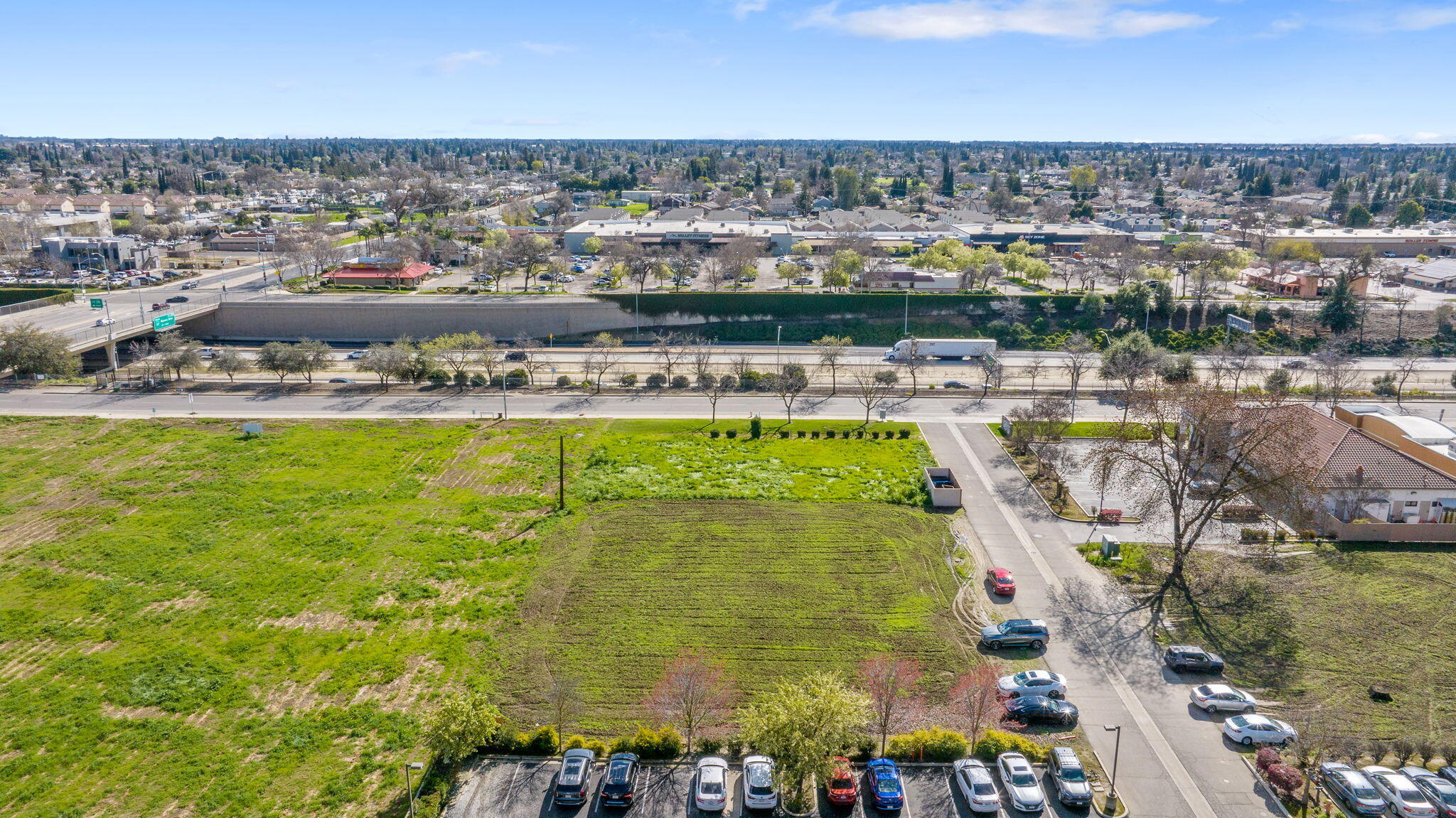 4232 W Mineral King Ave, Visalia, CA 93291