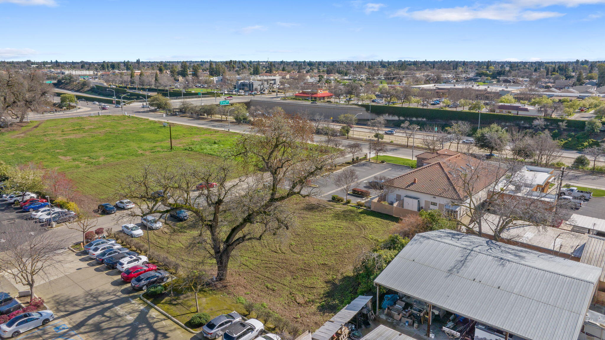 4242 W Mineral King Ave, Visalia, CA 93291