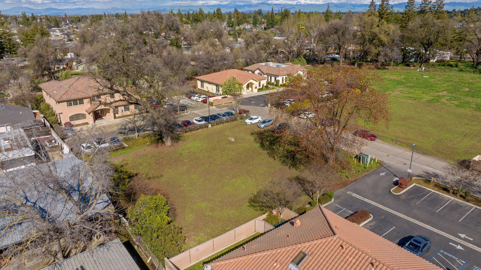 4242 W Mineral King Ave, Visalia, CA 93291