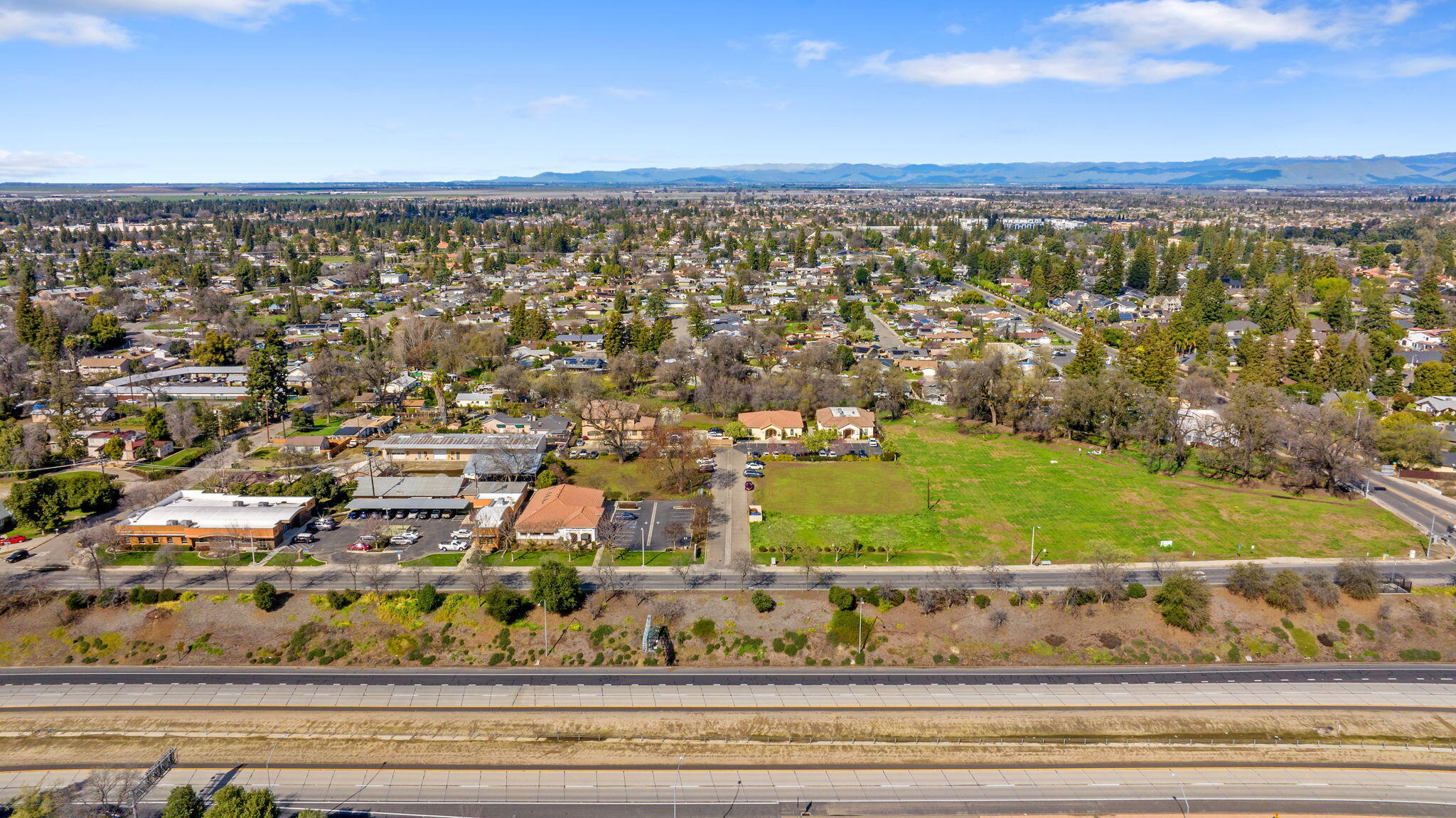 4242 W Mineral King Ave, Visalia, CA 93291