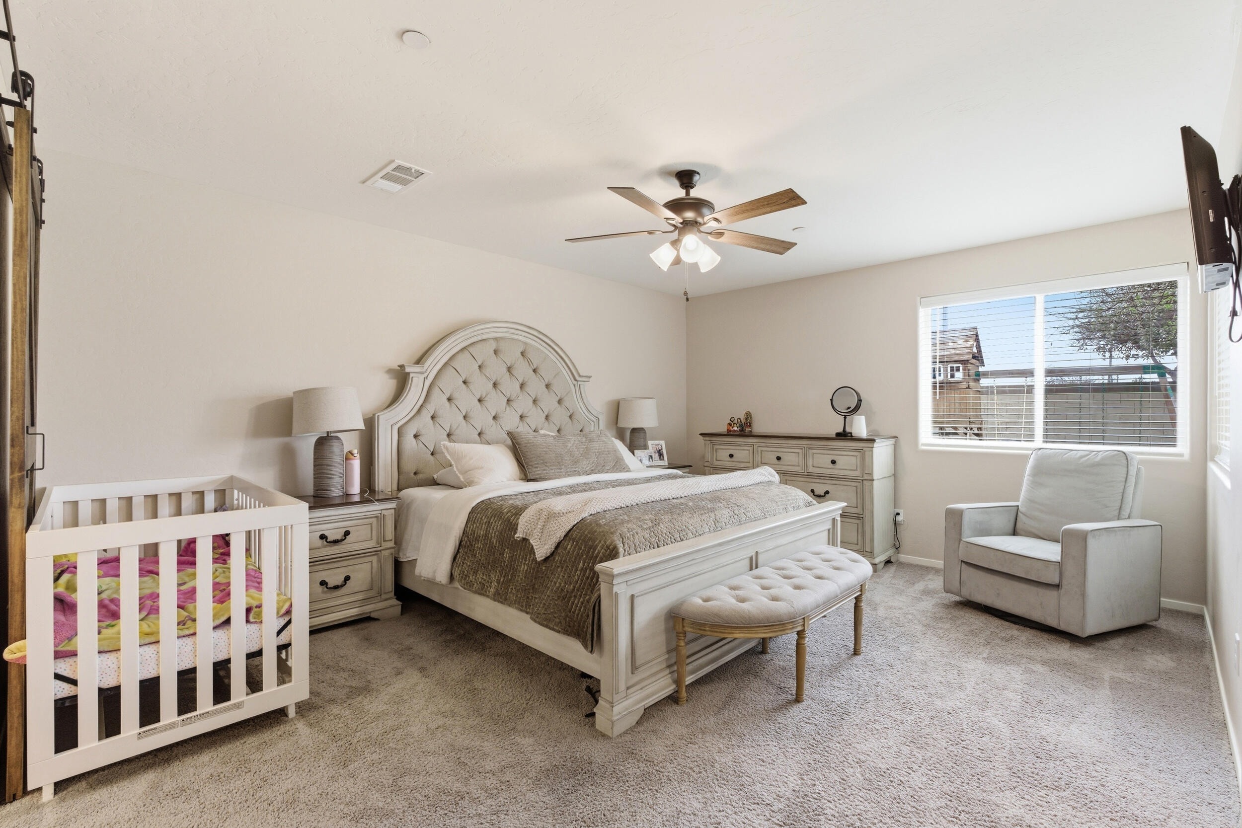 2201 E Delta Ct, Visalia, CA 93292