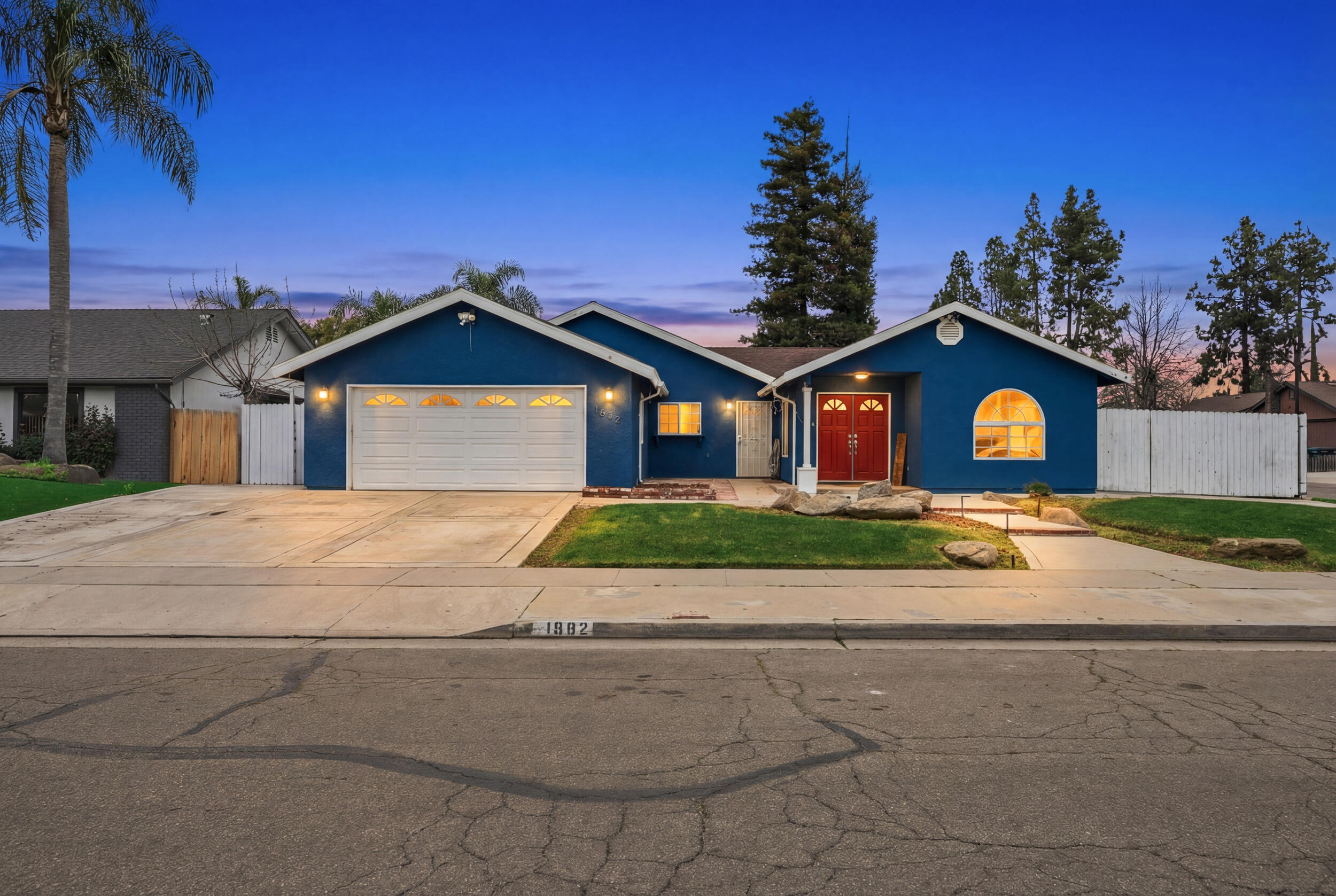 1582 E Ben Franklin Ave, Tulare, CA 93274