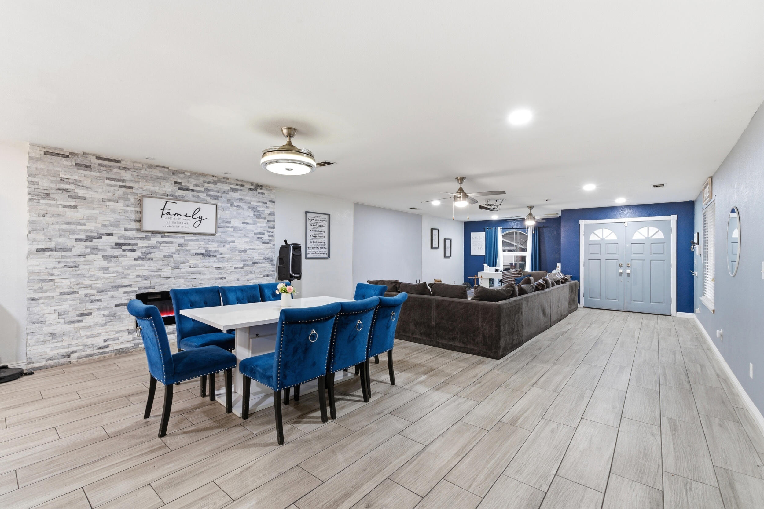 1582 E Ben Franklin Ave, Tulare, CA 93274