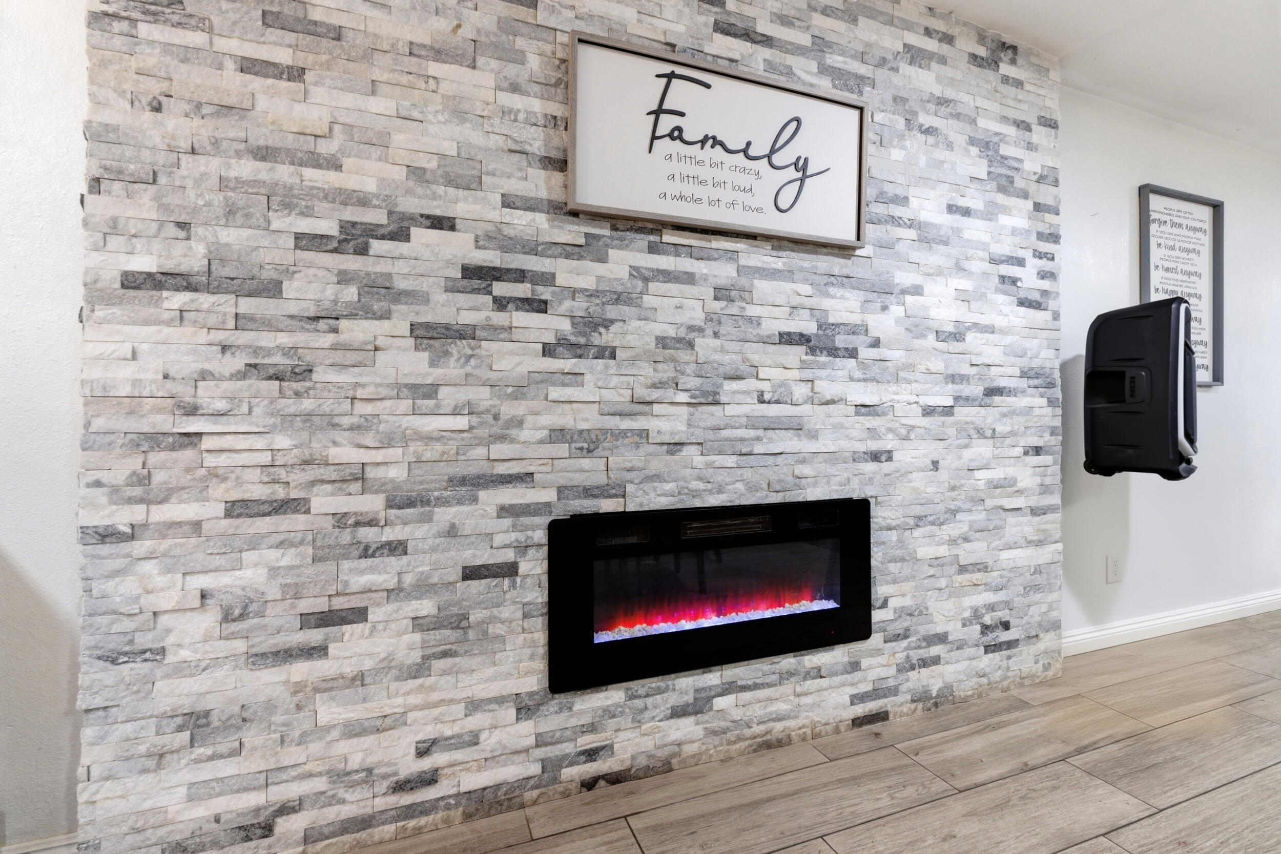 1582 E Ben Franklin Ave, Tulare, CA 93274