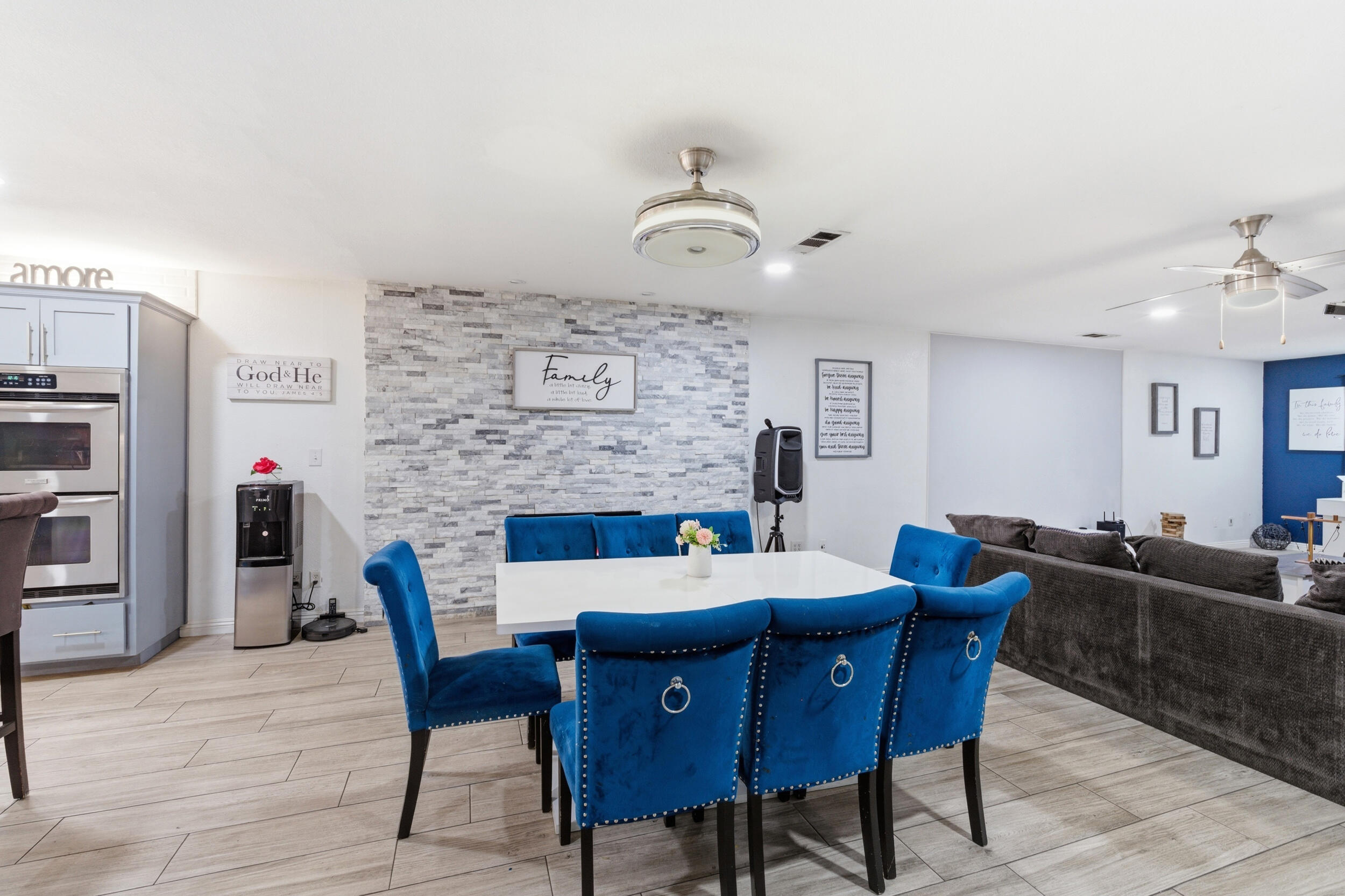 1582 E Ben Franklin Ave, Tulare, CA 93274