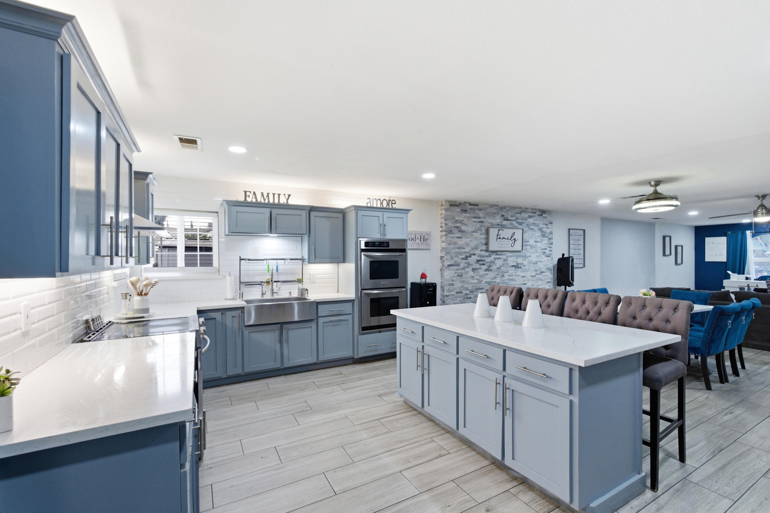 1582 E Ben Franklin Ave, Tulare, CA 93274