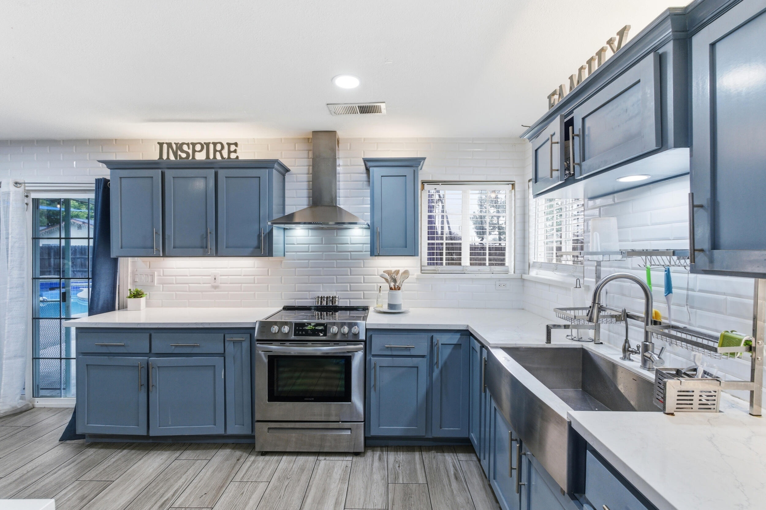 1582 E Ben Franklin Ave, Tulare, CA 93274