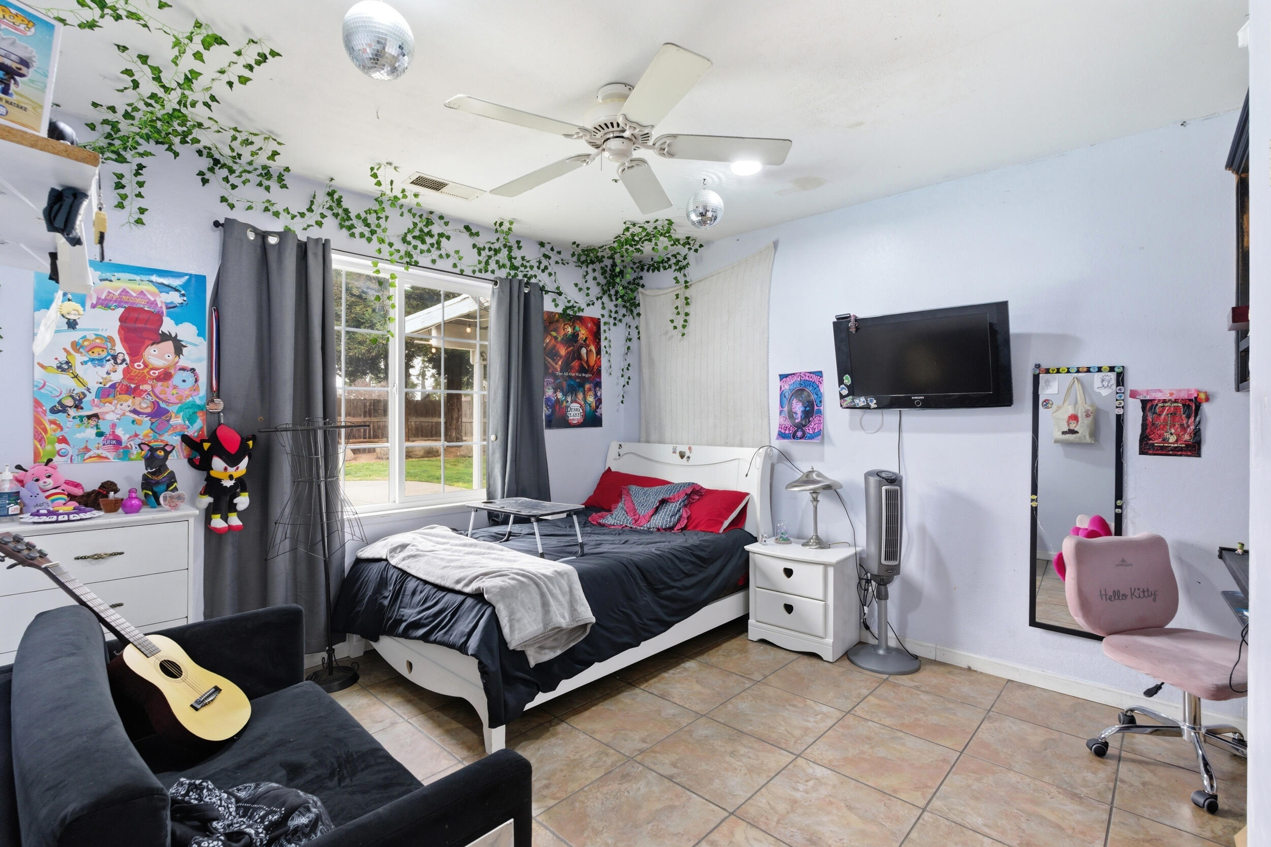 1582 E Ben Franklin Ave, Tulare, CA 93274