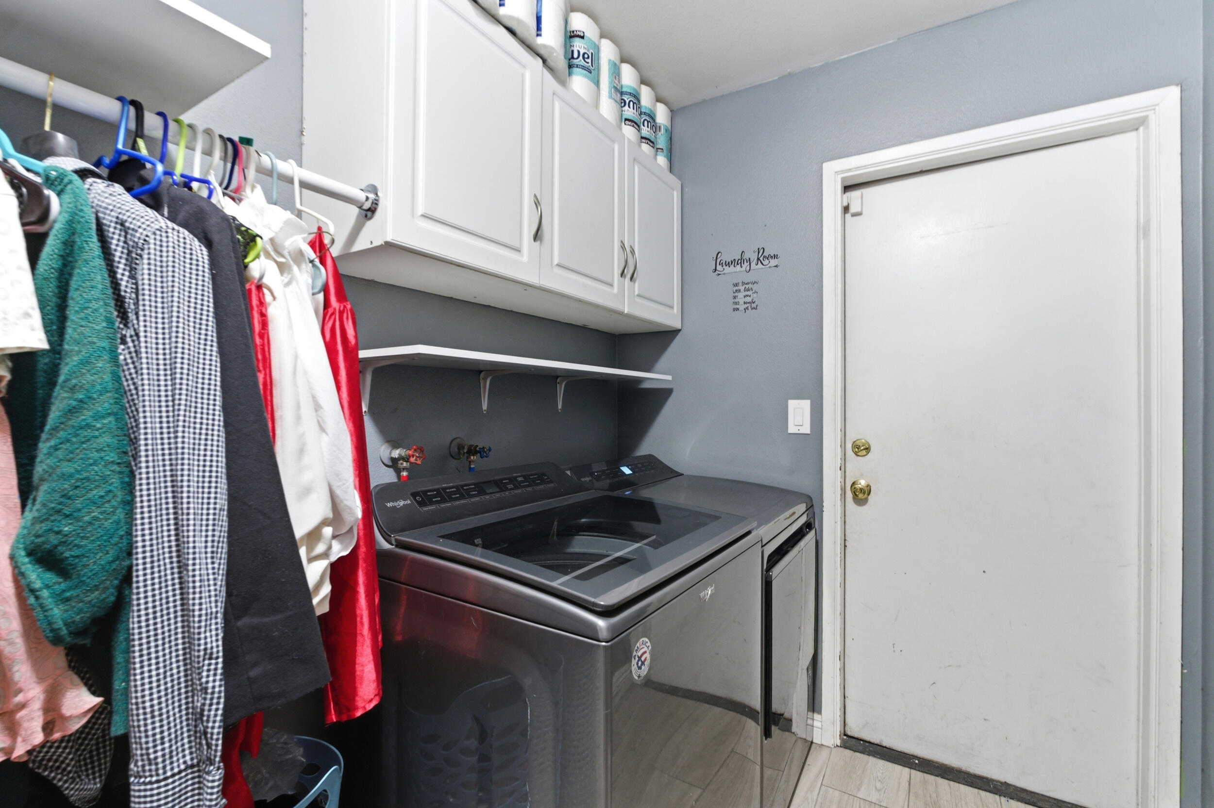 1582 E Ben Franklin Ave, Tulare, CA 93274