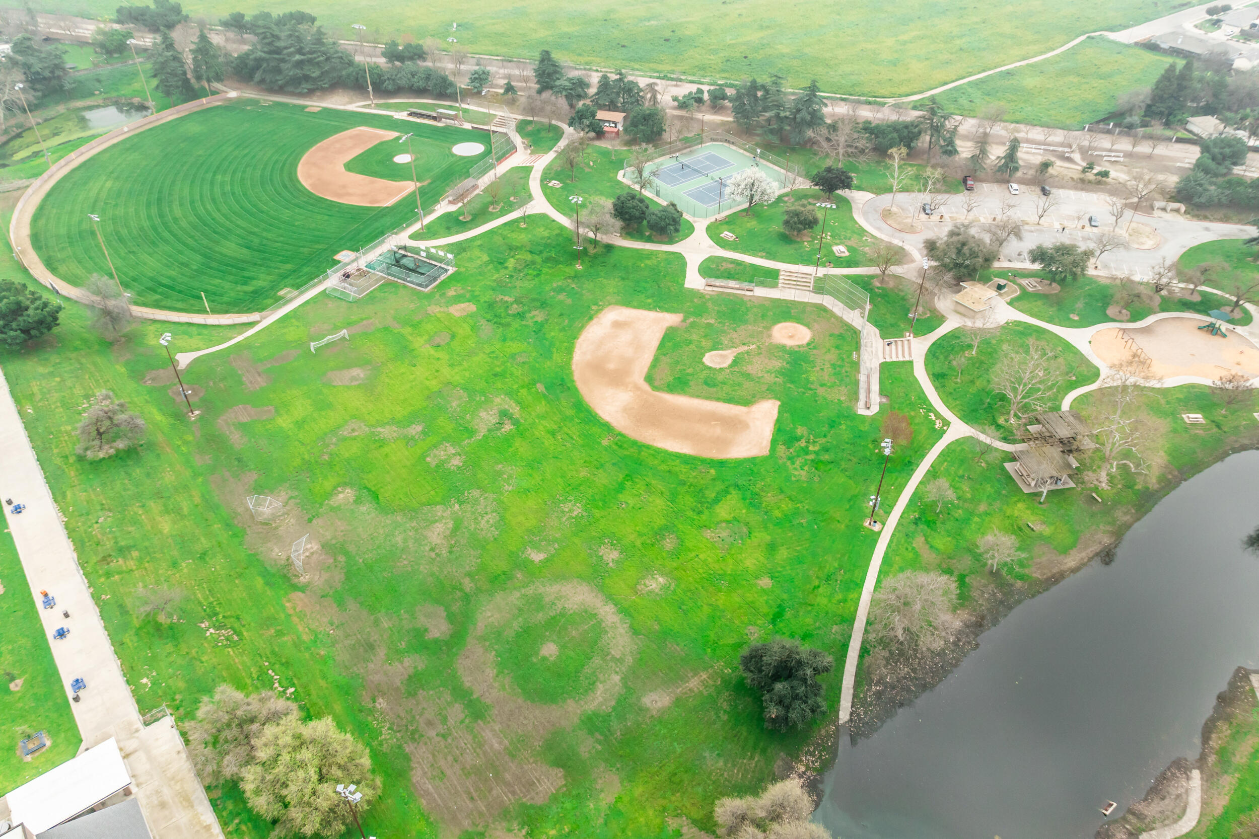 1582 E Ben Franklin Ave, Tulare, CA 93274