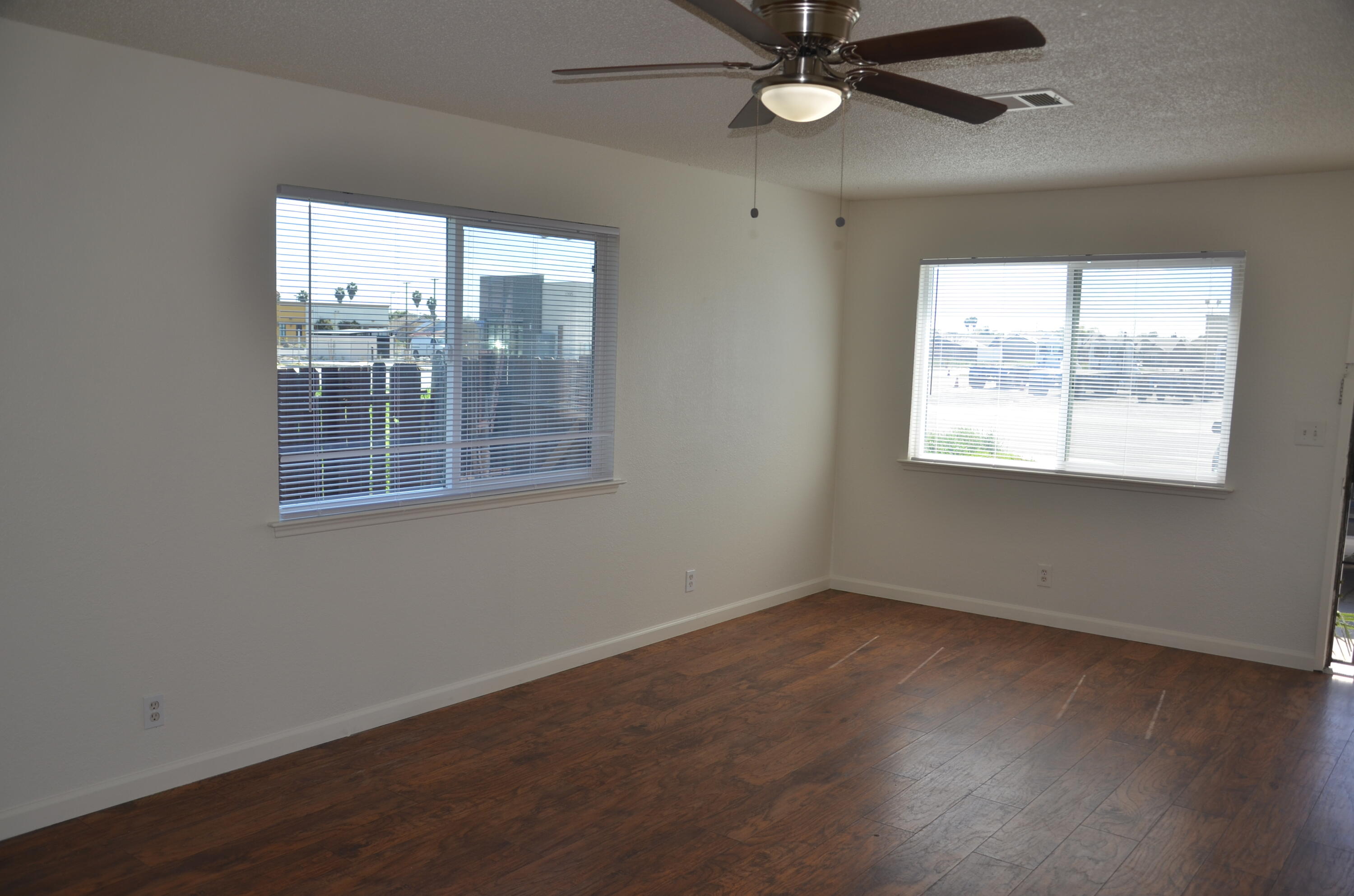 1410 W Bush St, Lemoore, CA 93245