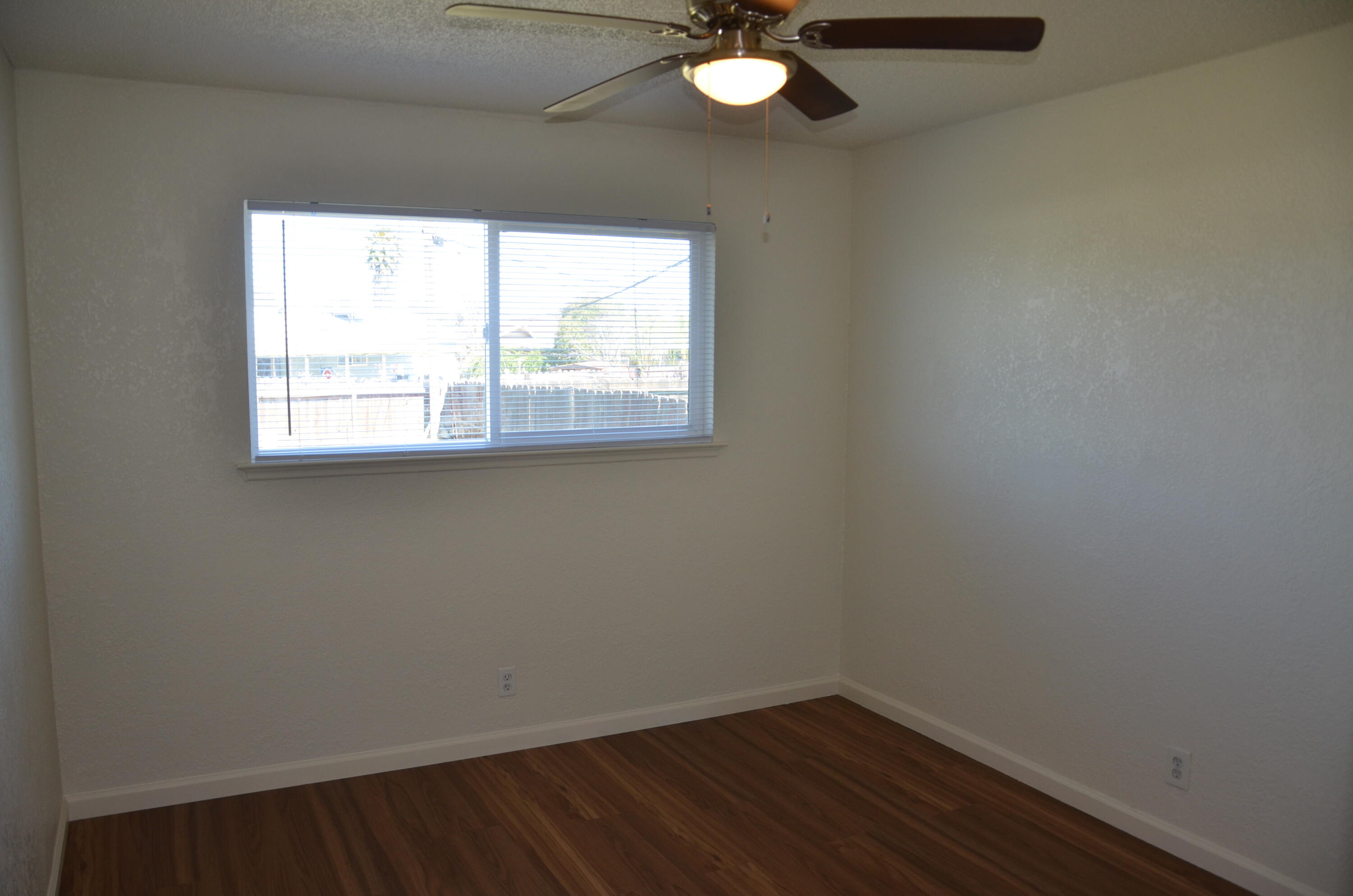 1410 W Bush St, Lemoore, CA 93245