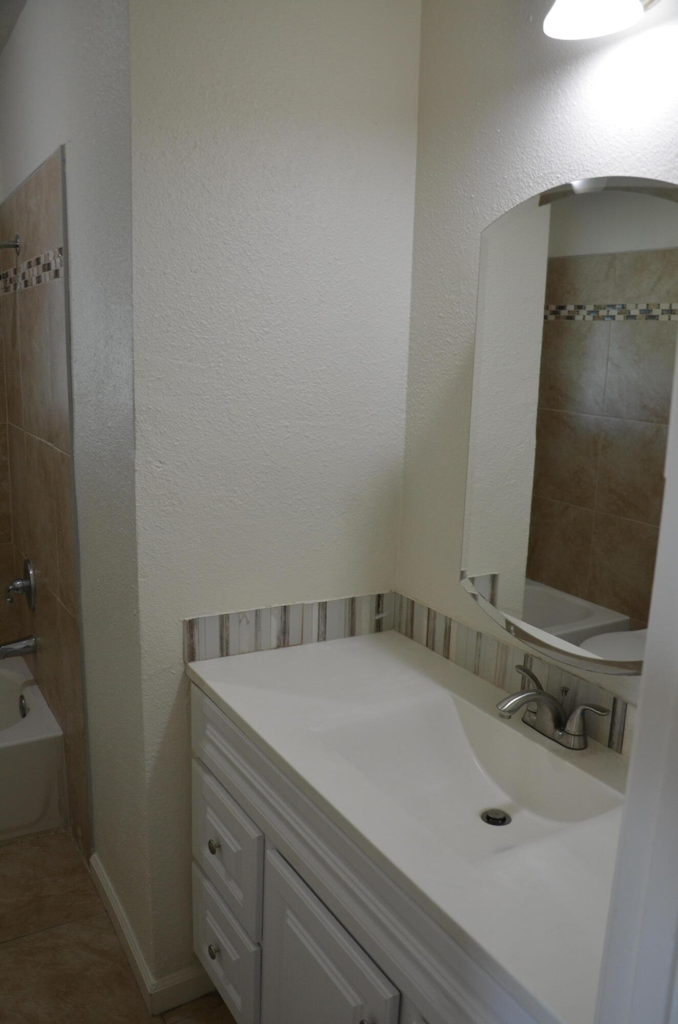 1410 W Bush St, Lemoore, CA 93245