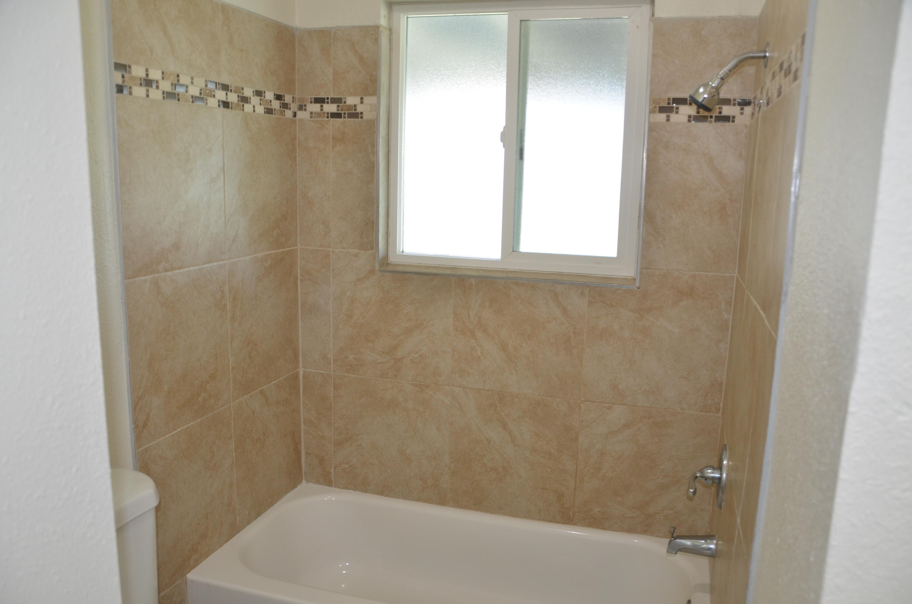 1410 W Bush St, Lemoore, CA 93245