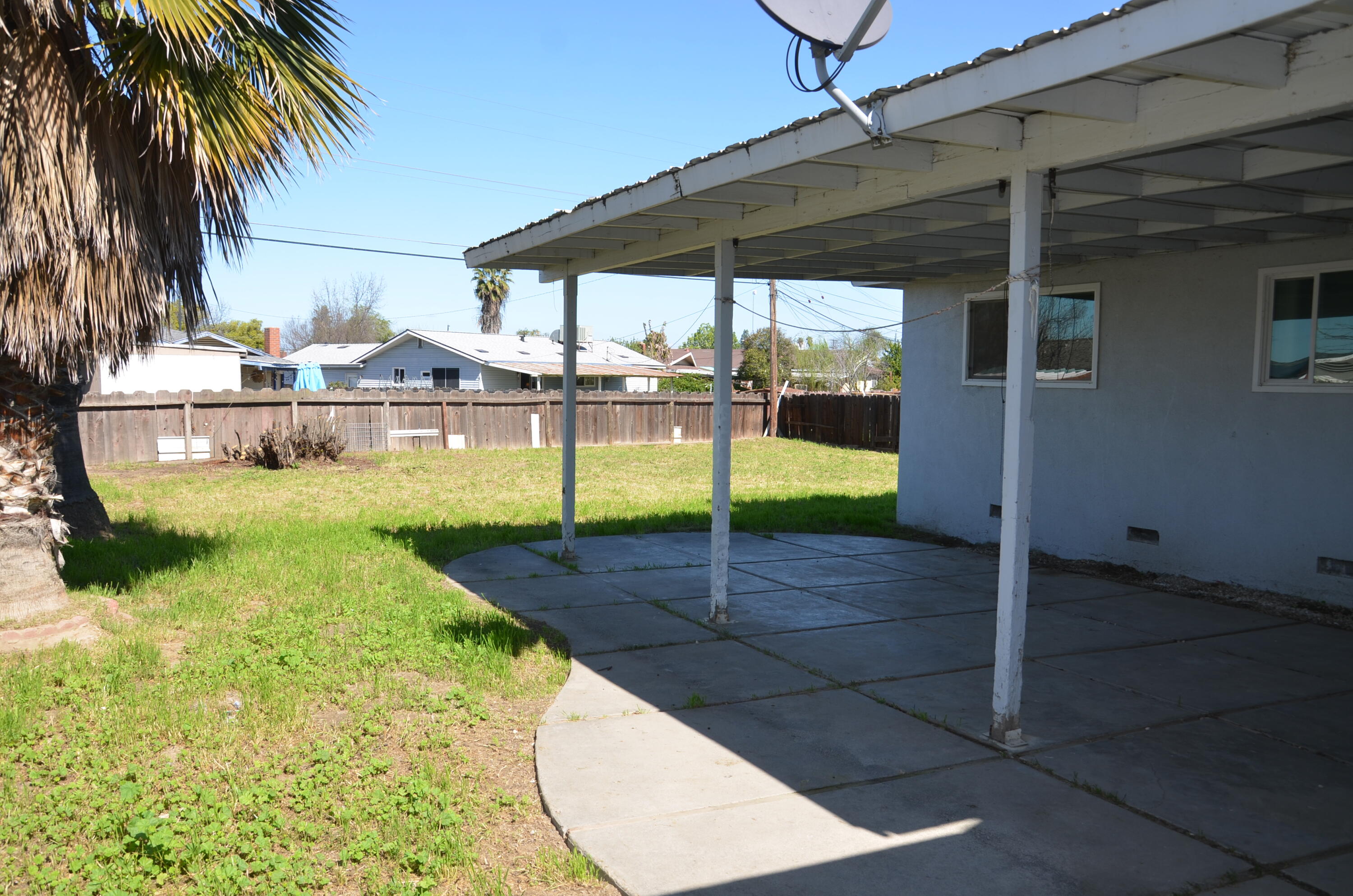 1410 W Bush St, Lemoore, CA 93245