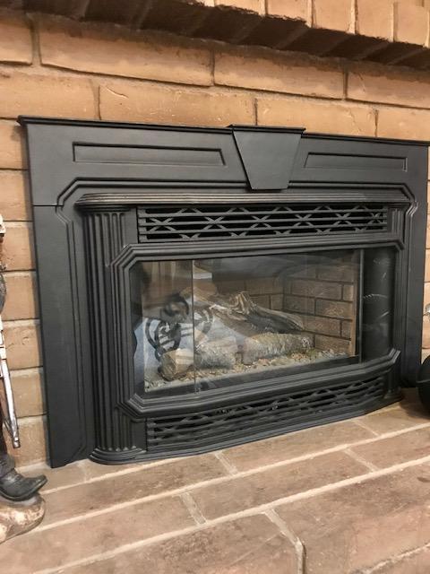 943 W Vassar Ave, Visalia, CA 93277