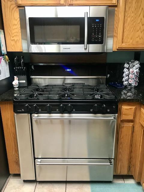 943 W Vassar Ave, Visalia, CA 93277