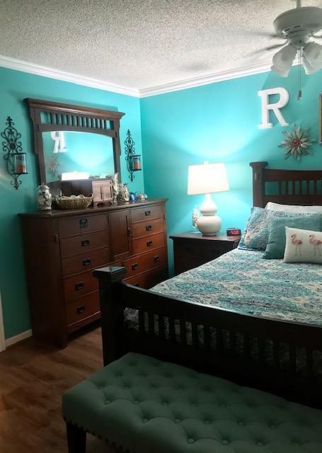 943 W Vassar Ave, Visalia, CA 93277