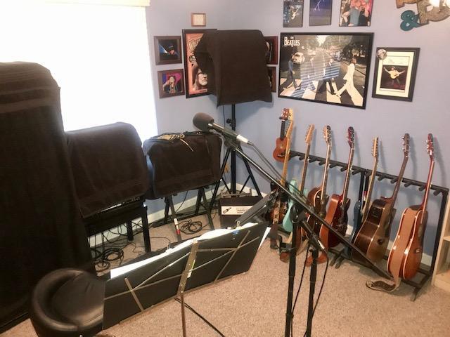 943 W Vassar Ave, Visalia, CA 93277