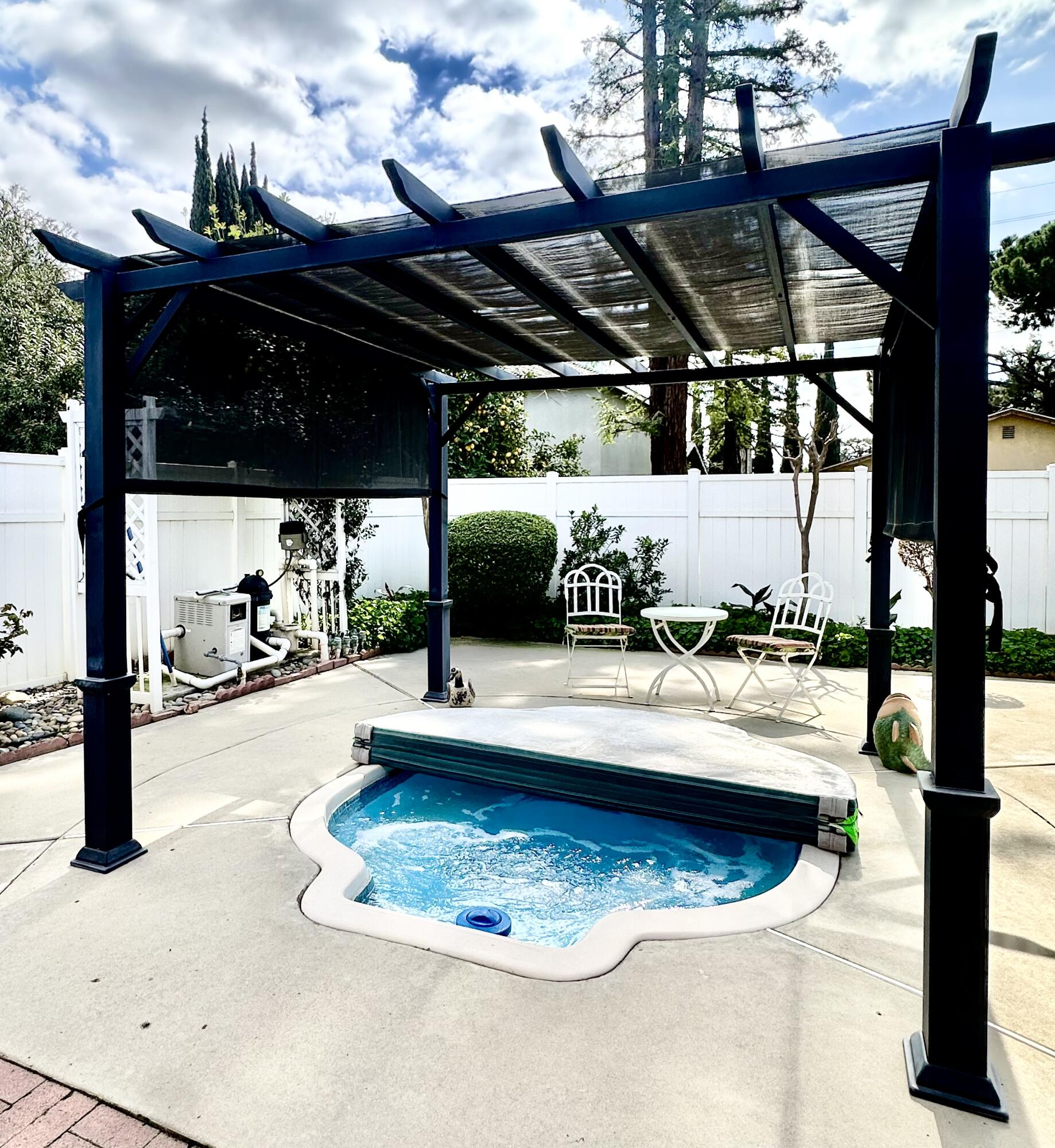 943 W Vassar Ave, Visalia, CA 93277