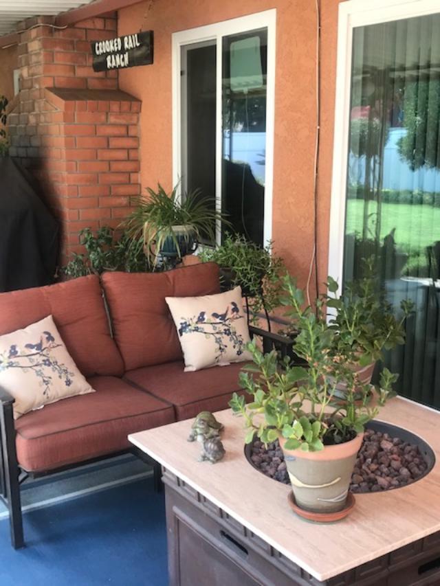 943 W Vassar Ave, Visalia, CA 93277