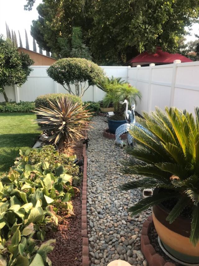 943 W Vassar Ave, Visalia, CA 93277