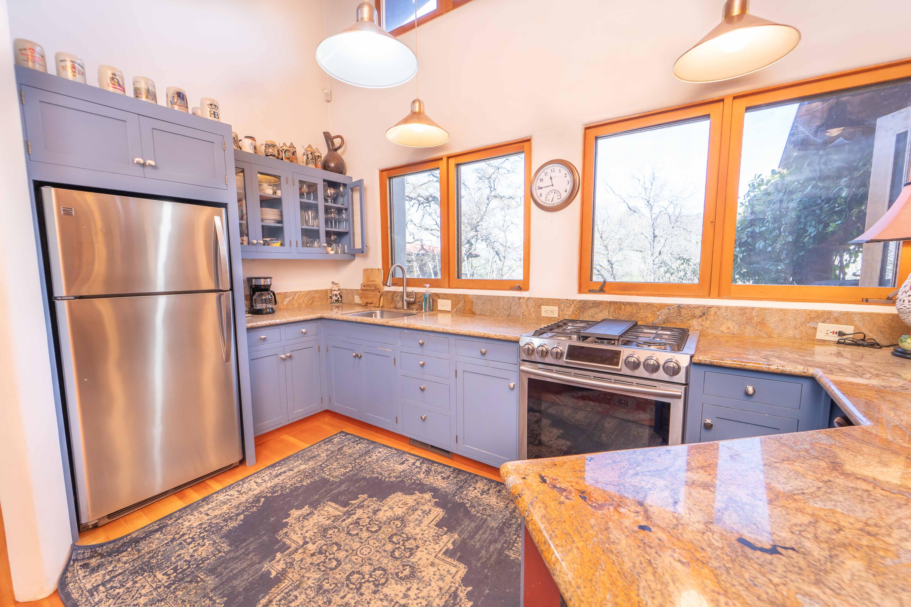 44294 Sequoia Oaks Dr, Three Rivers, CA 93271