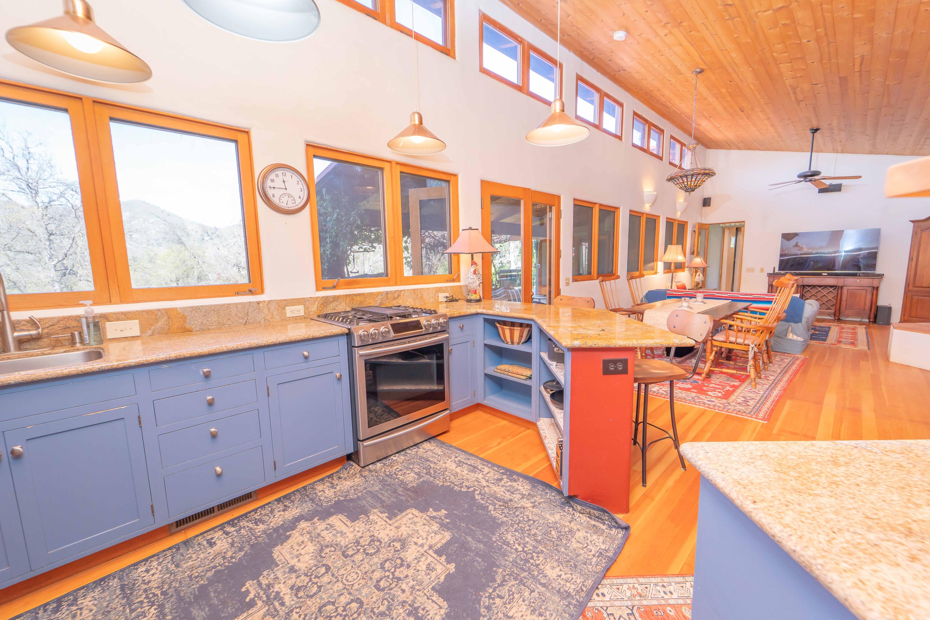 44294 Sequoia Oaks Dr, Three Rivers, CA 93271